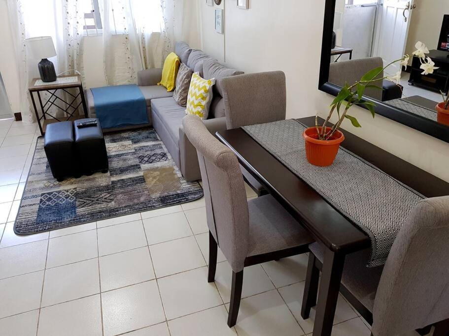 One-Bedroom House photo 1