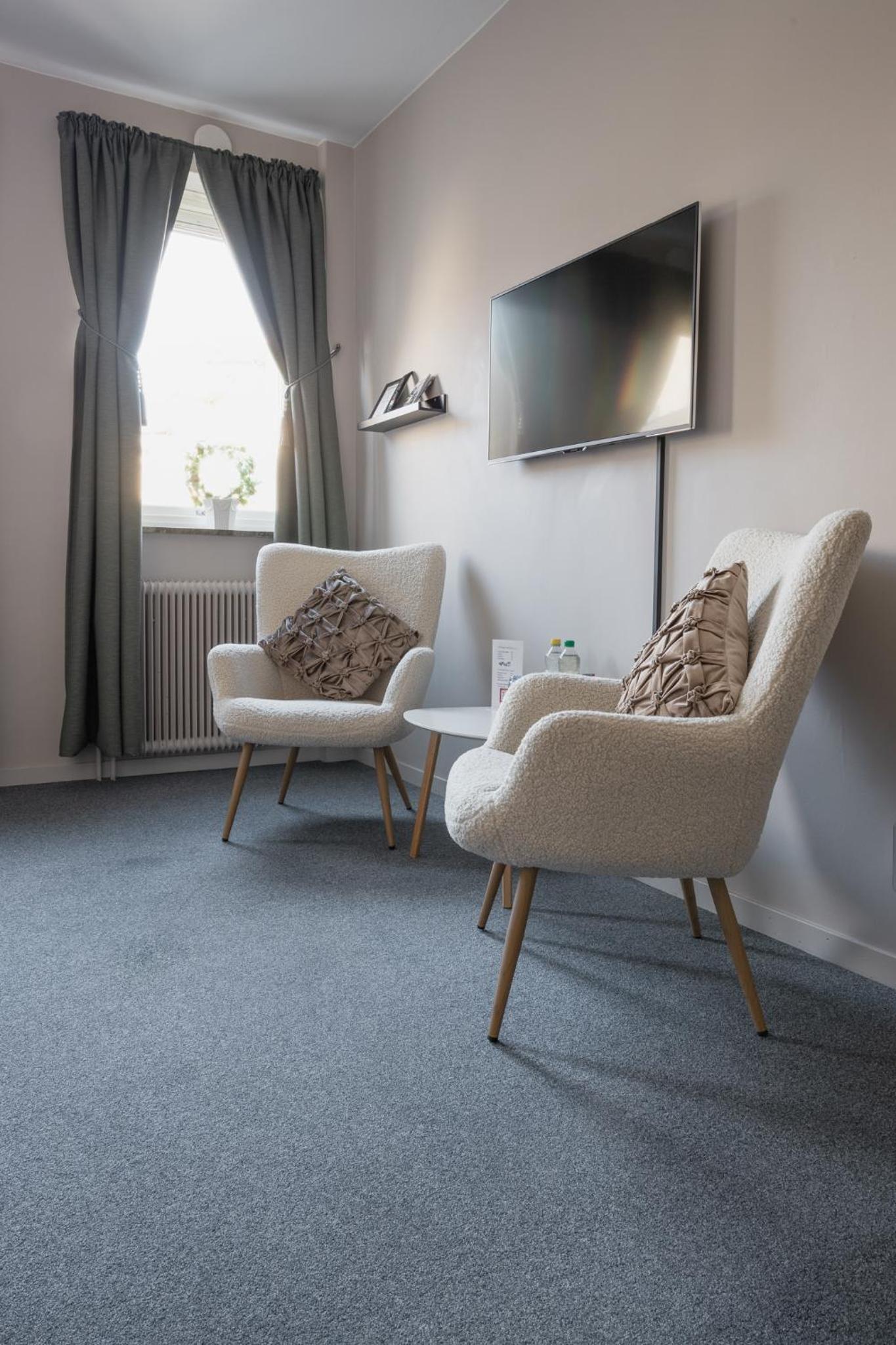 Large Double Room photo 1