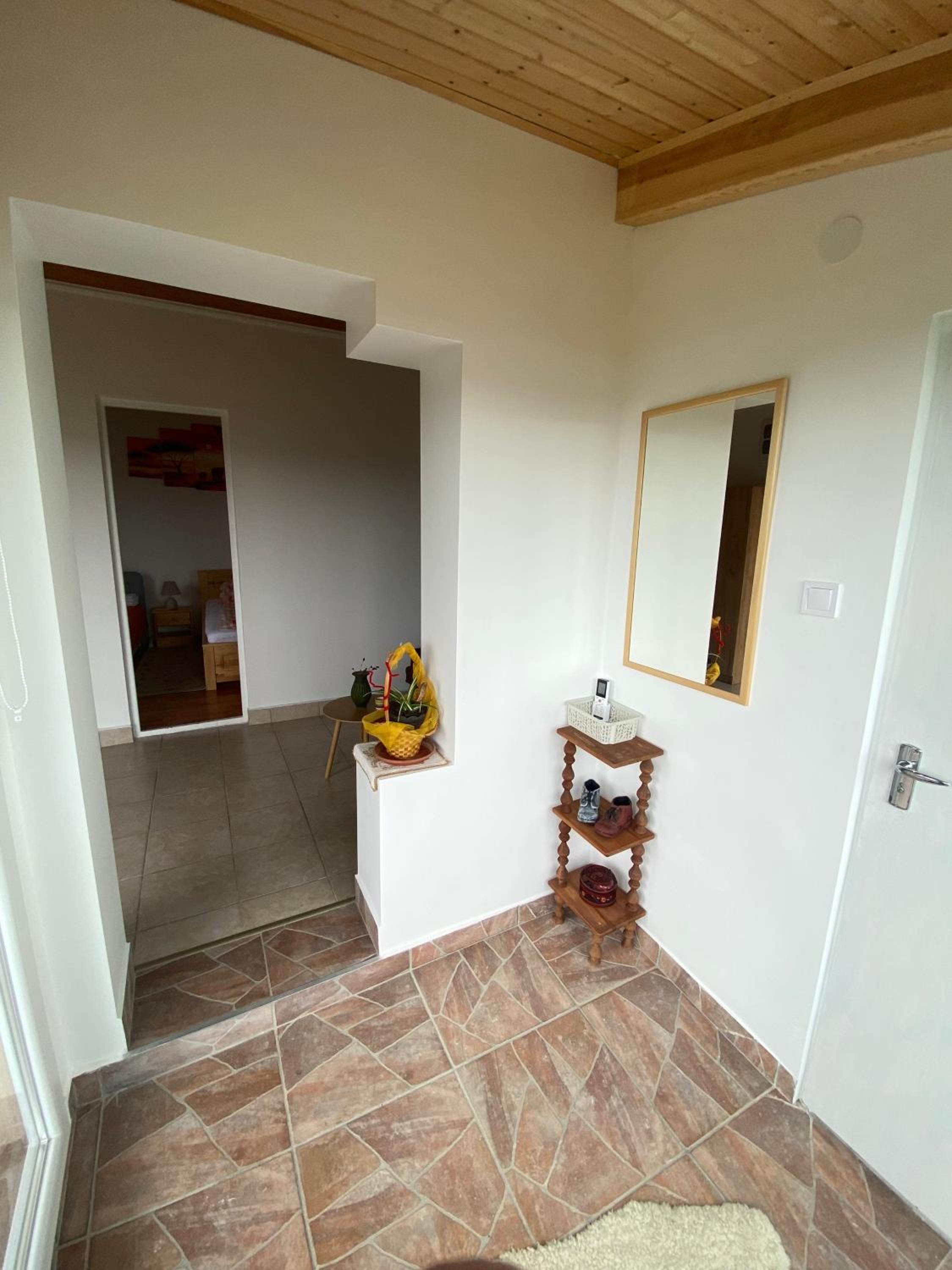 One-Bedroom Apartment - Photo 1