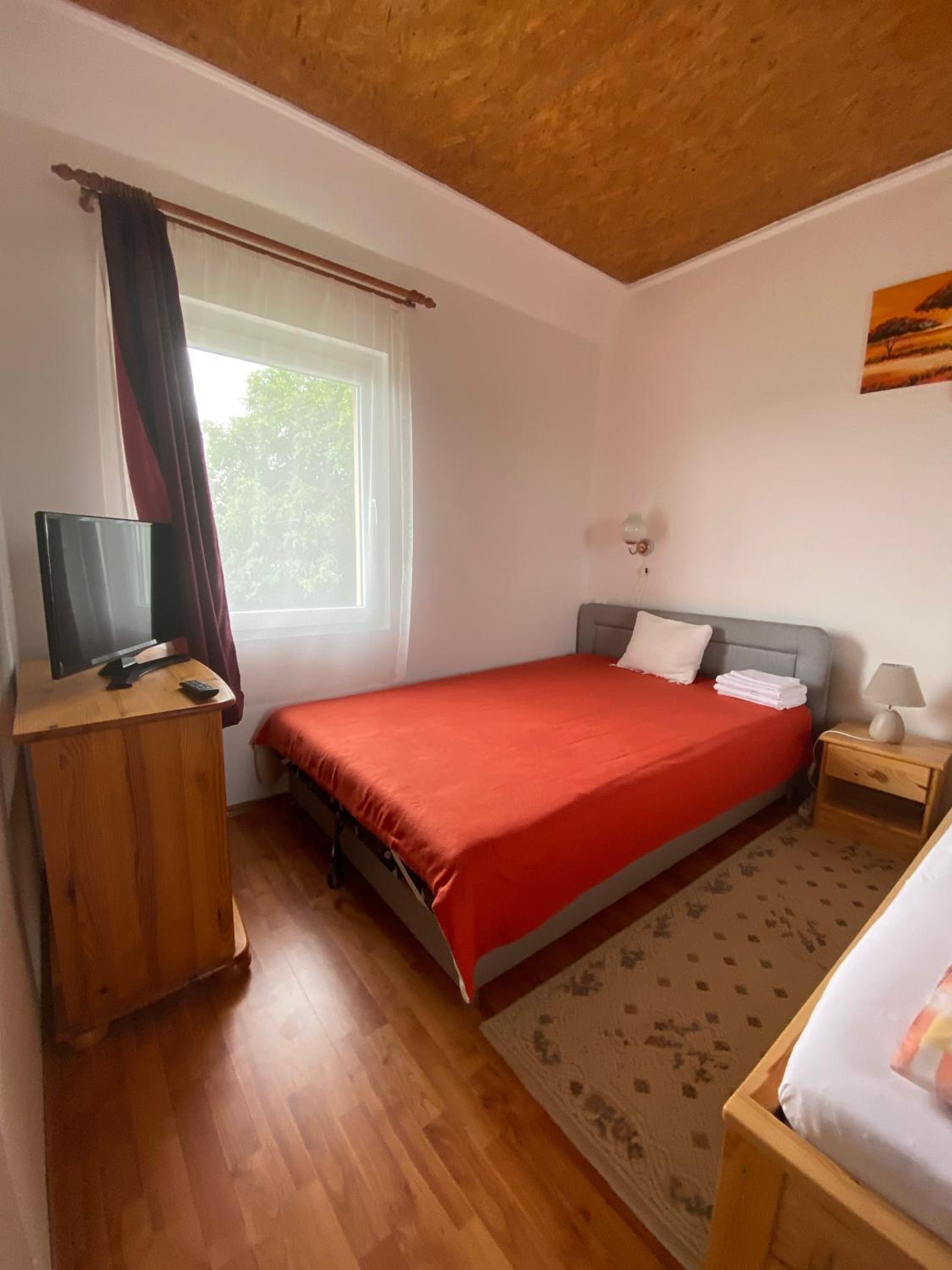 One-Bedroom Apartment - Photo 14