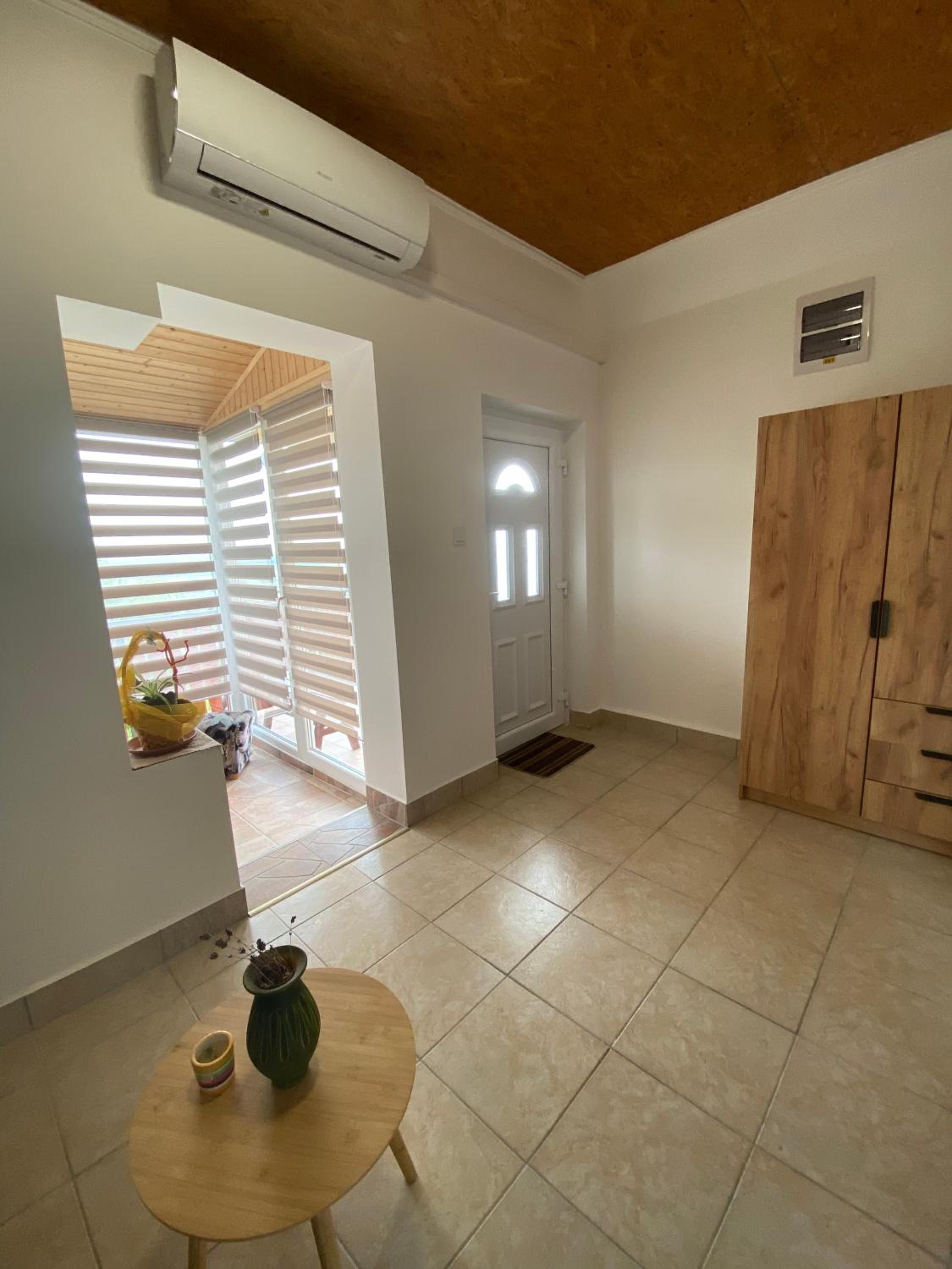 One-Bedroom Apartment - Photo 11
