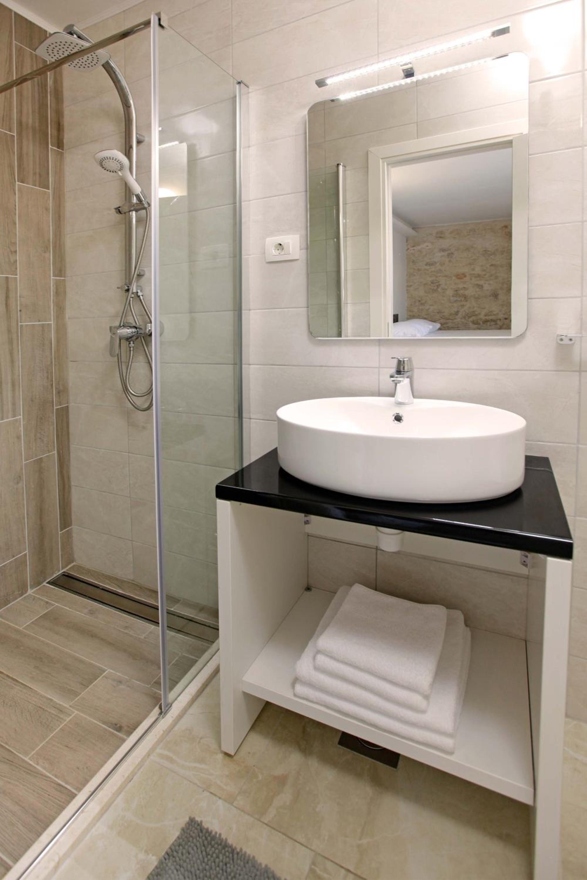 Deluxe Double Room - Photo 3