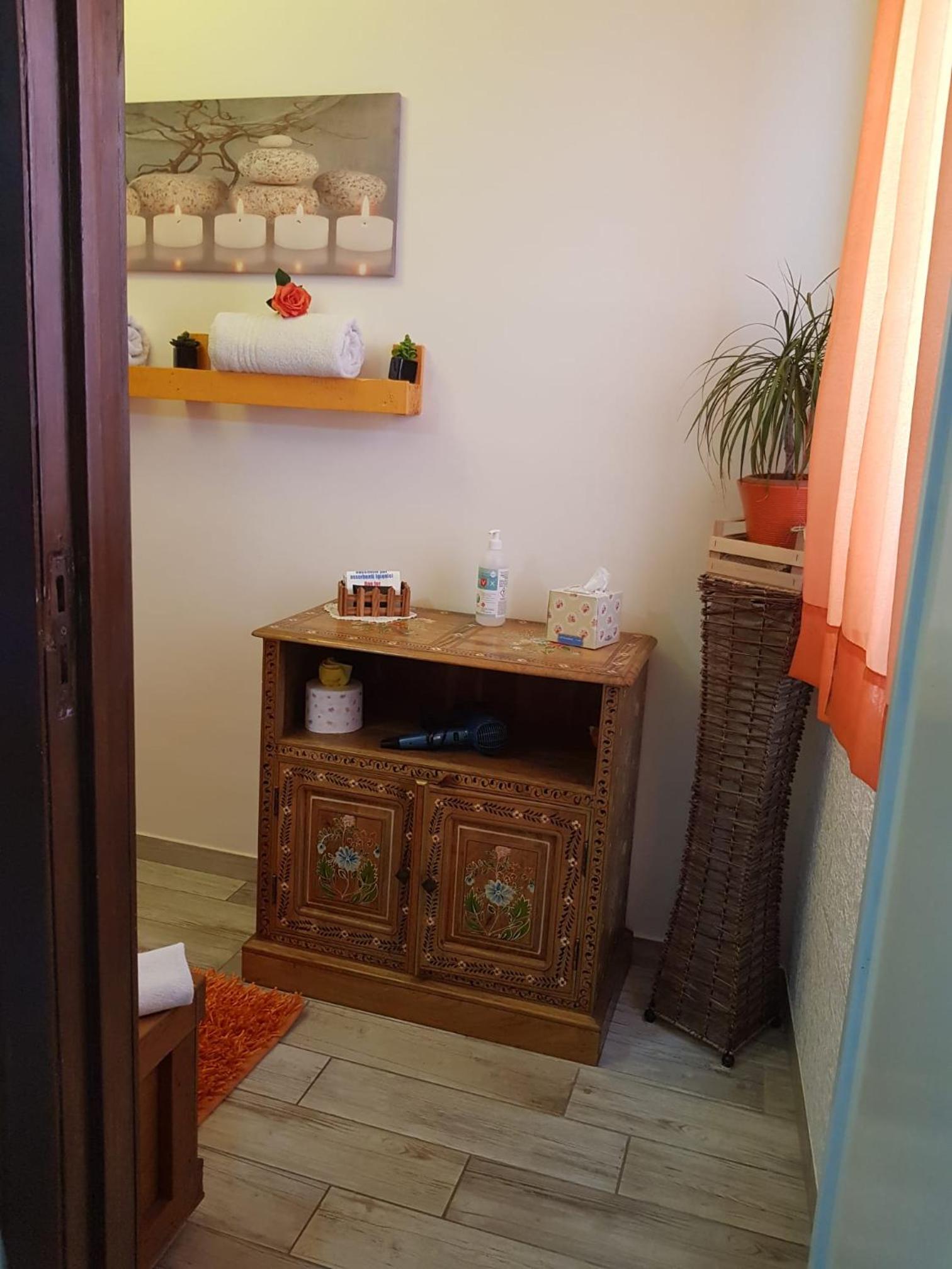 Triple Room with Private Bathroom - Photo 7