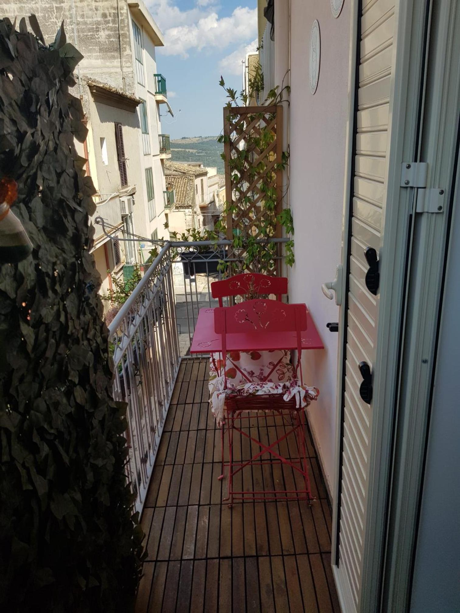 Double Room with Private Bathroom - Photo 3