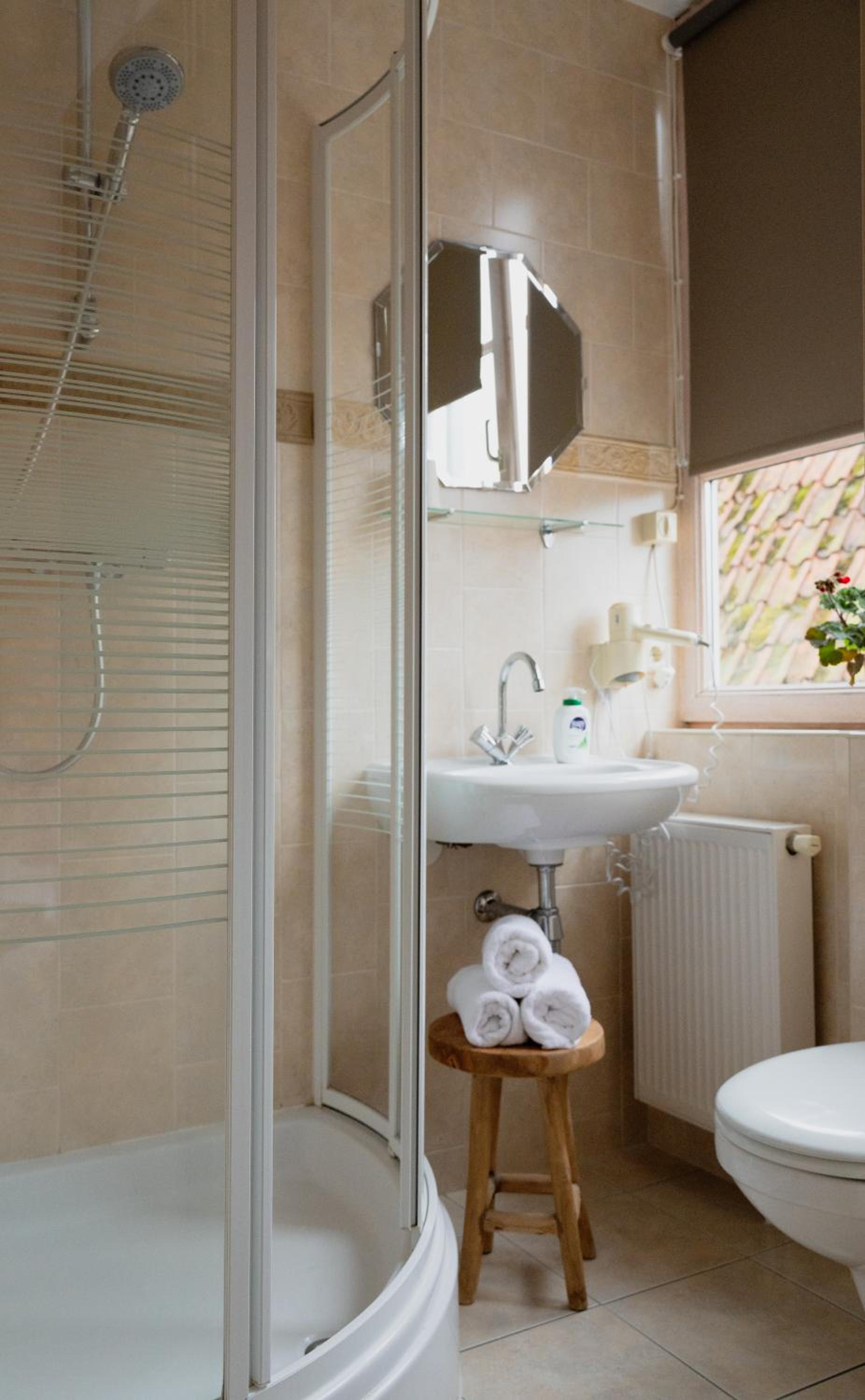 Double Room with Private Bathroom photo 2