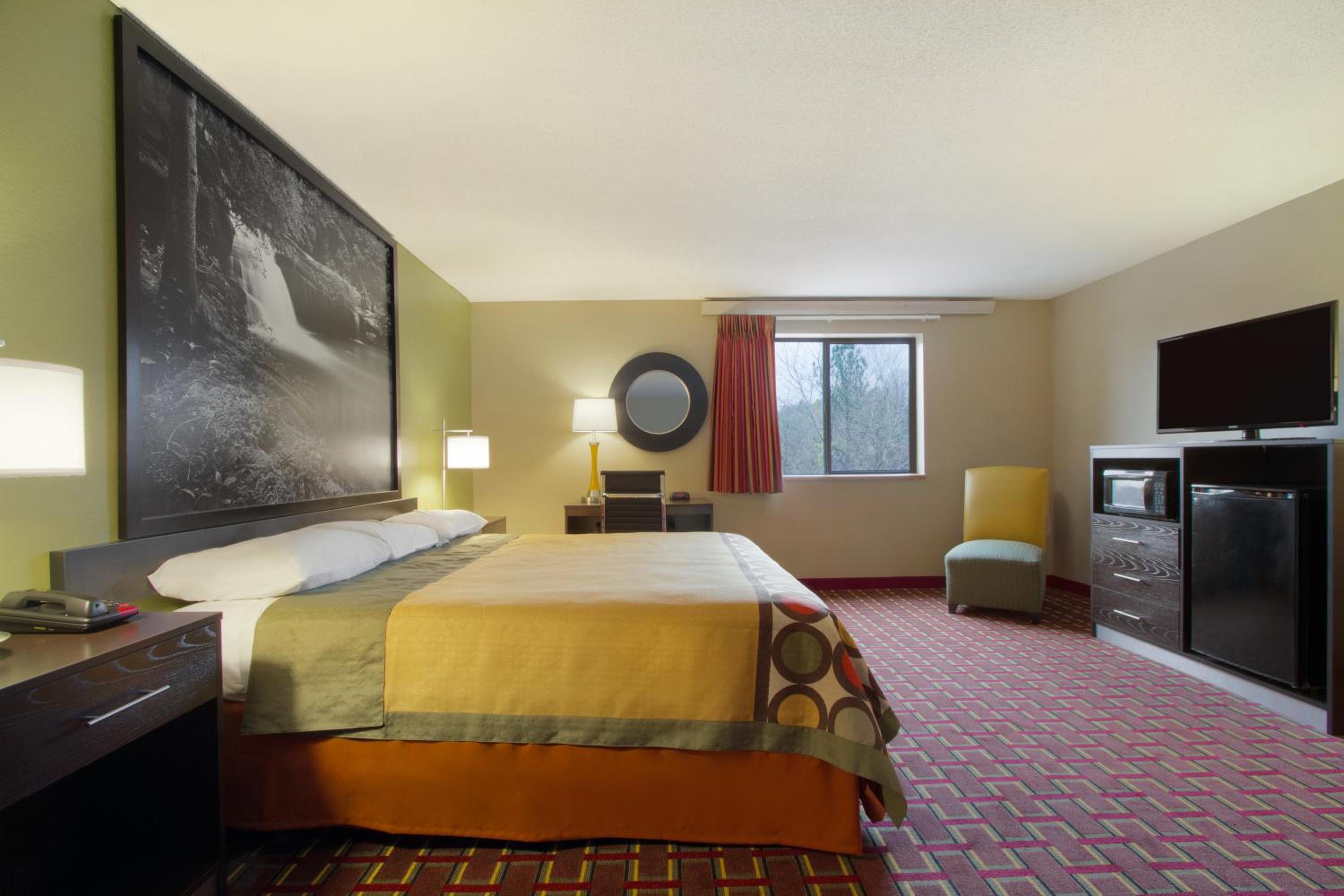 King Room - Non-Smoking - Photo 3