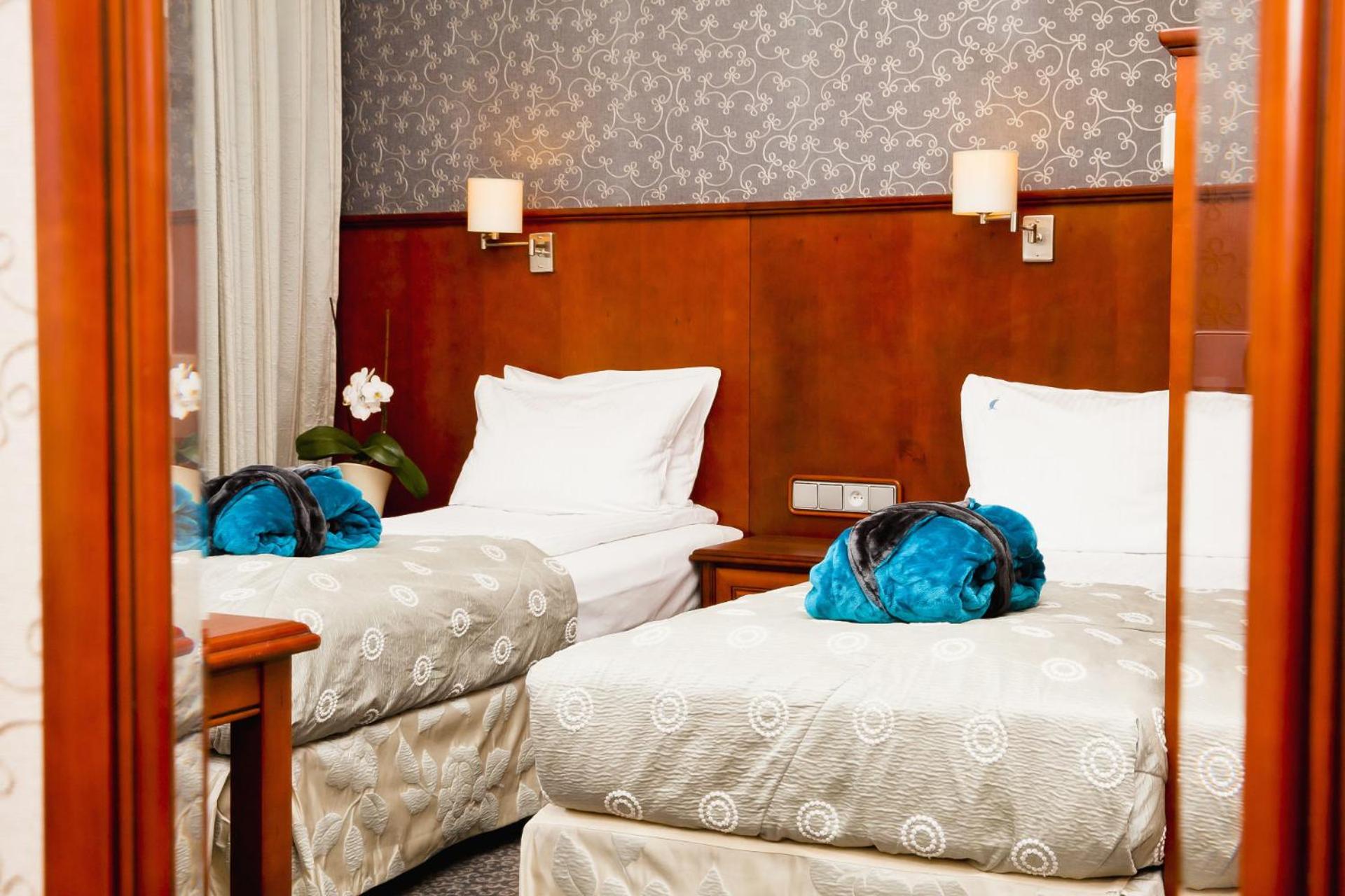 Standard Double or Twin Room - Photo 1