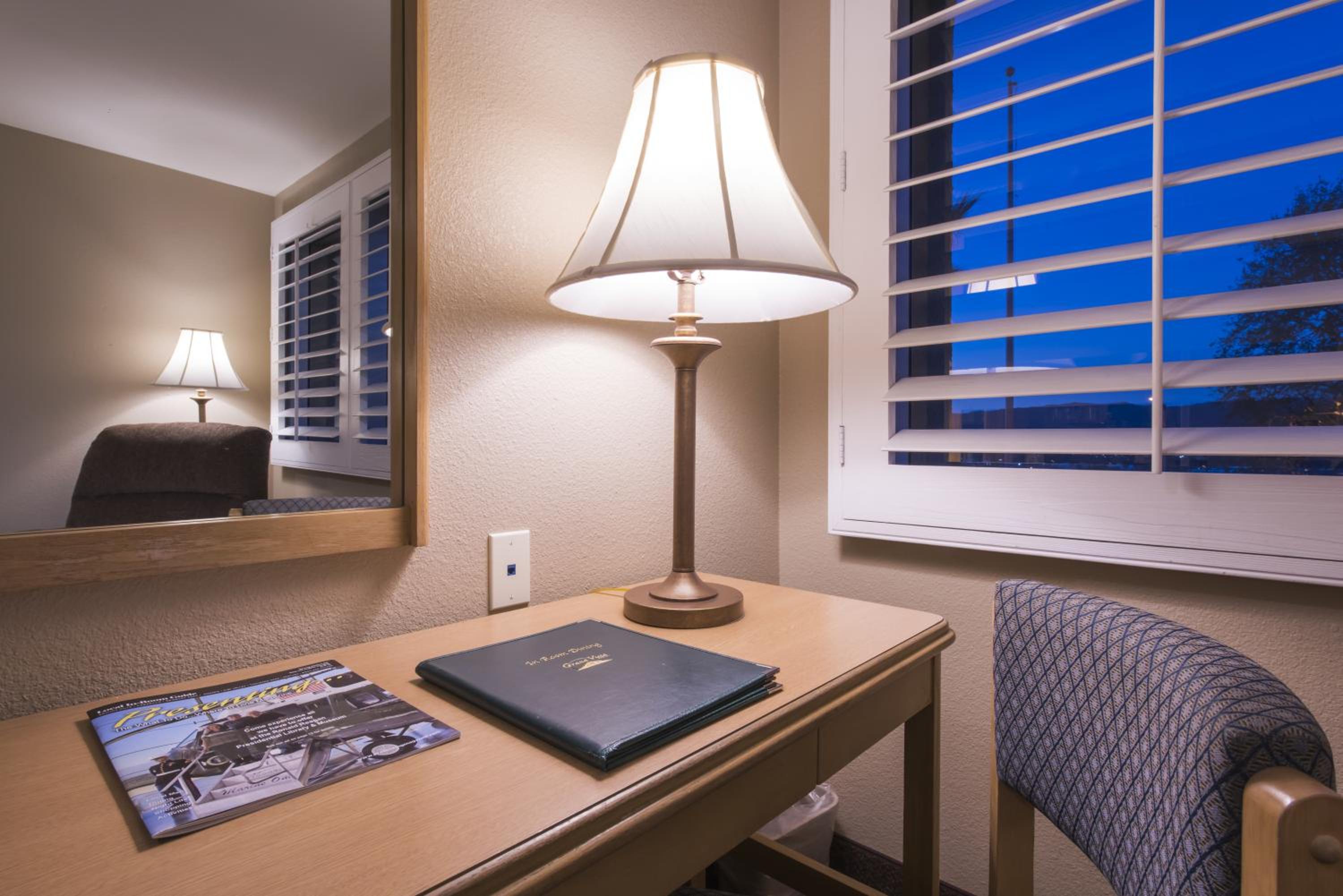 Deluxe Double Beds - Photo 4
