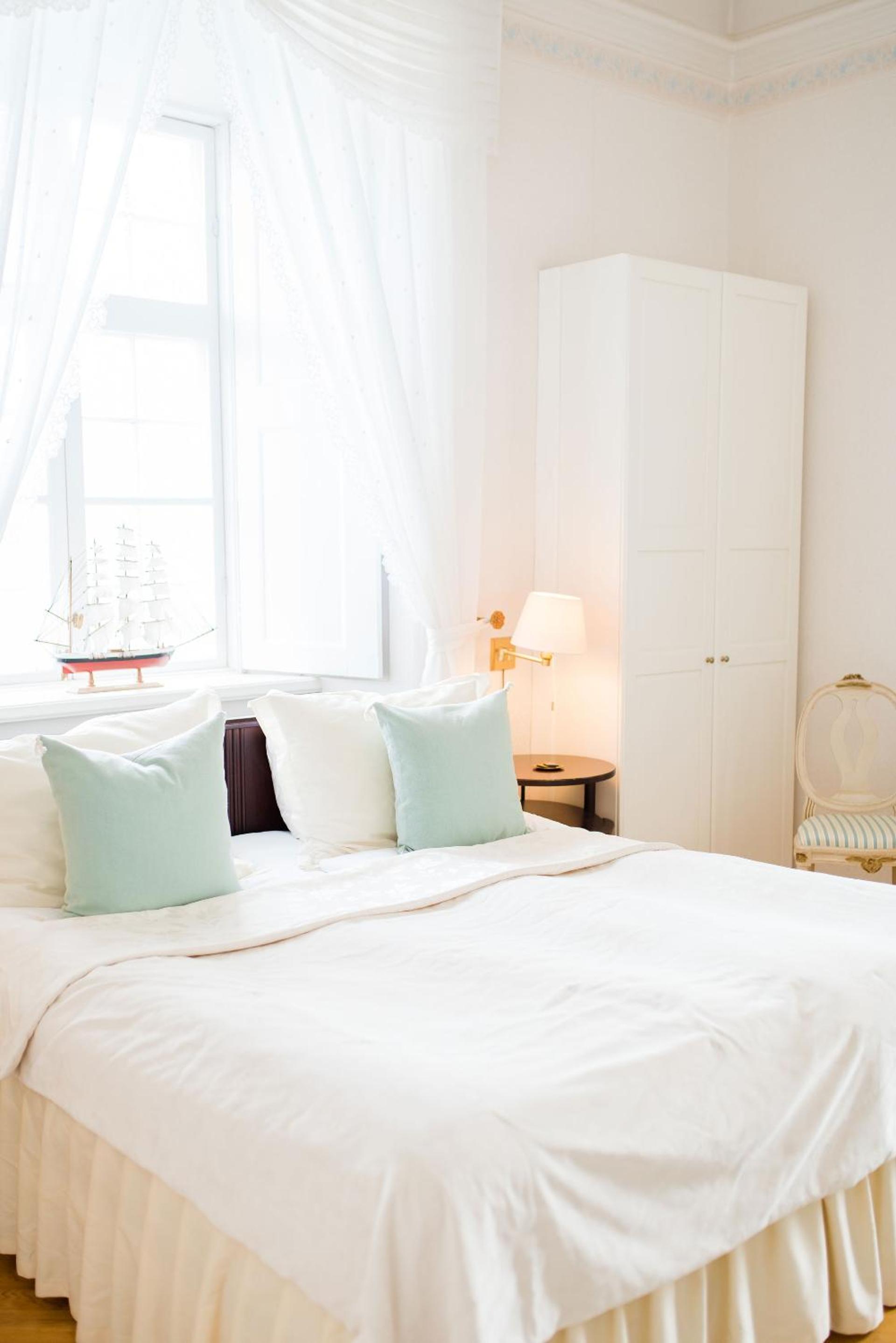 Deluxe Double Room with Sea View photo 3
