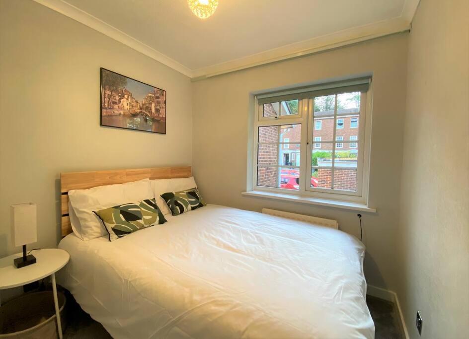 Three-Bedroom Apartment photo 2