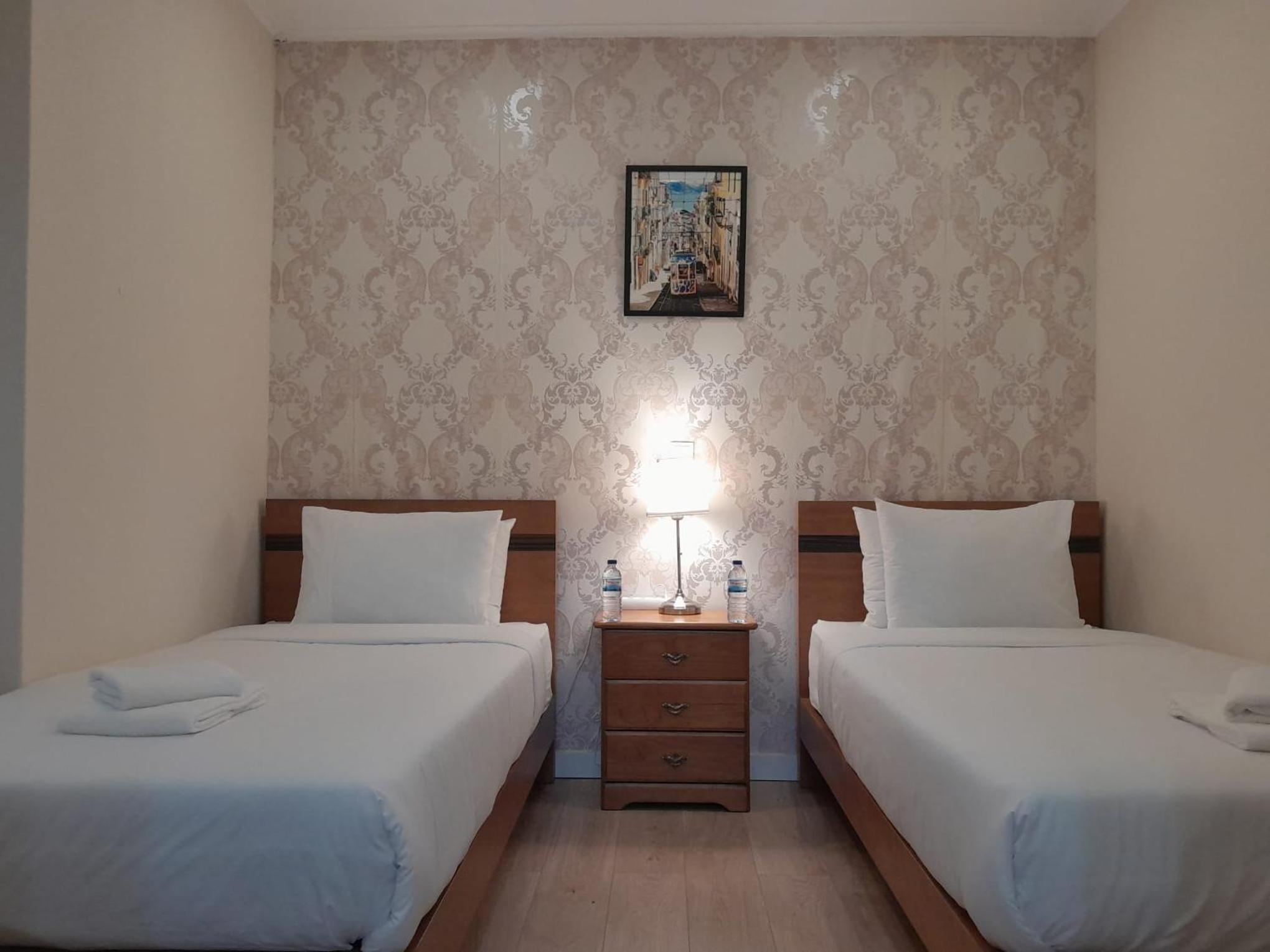 Twin Room with Shared Bathroom photo 1