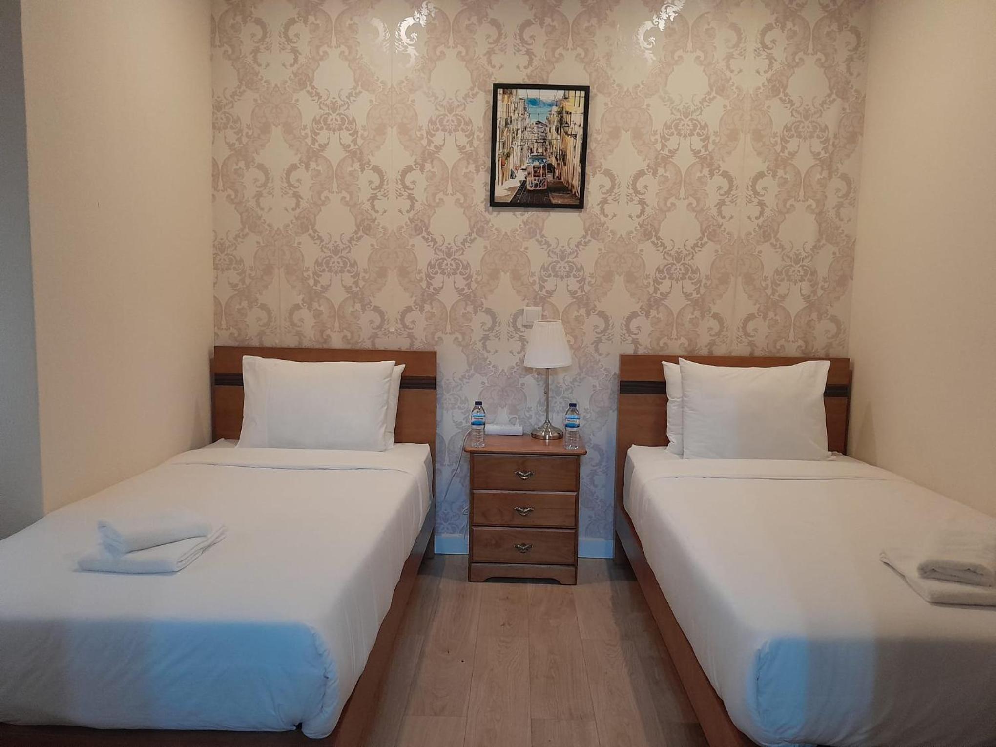 Twin Room with Shared Bathroom photo 2