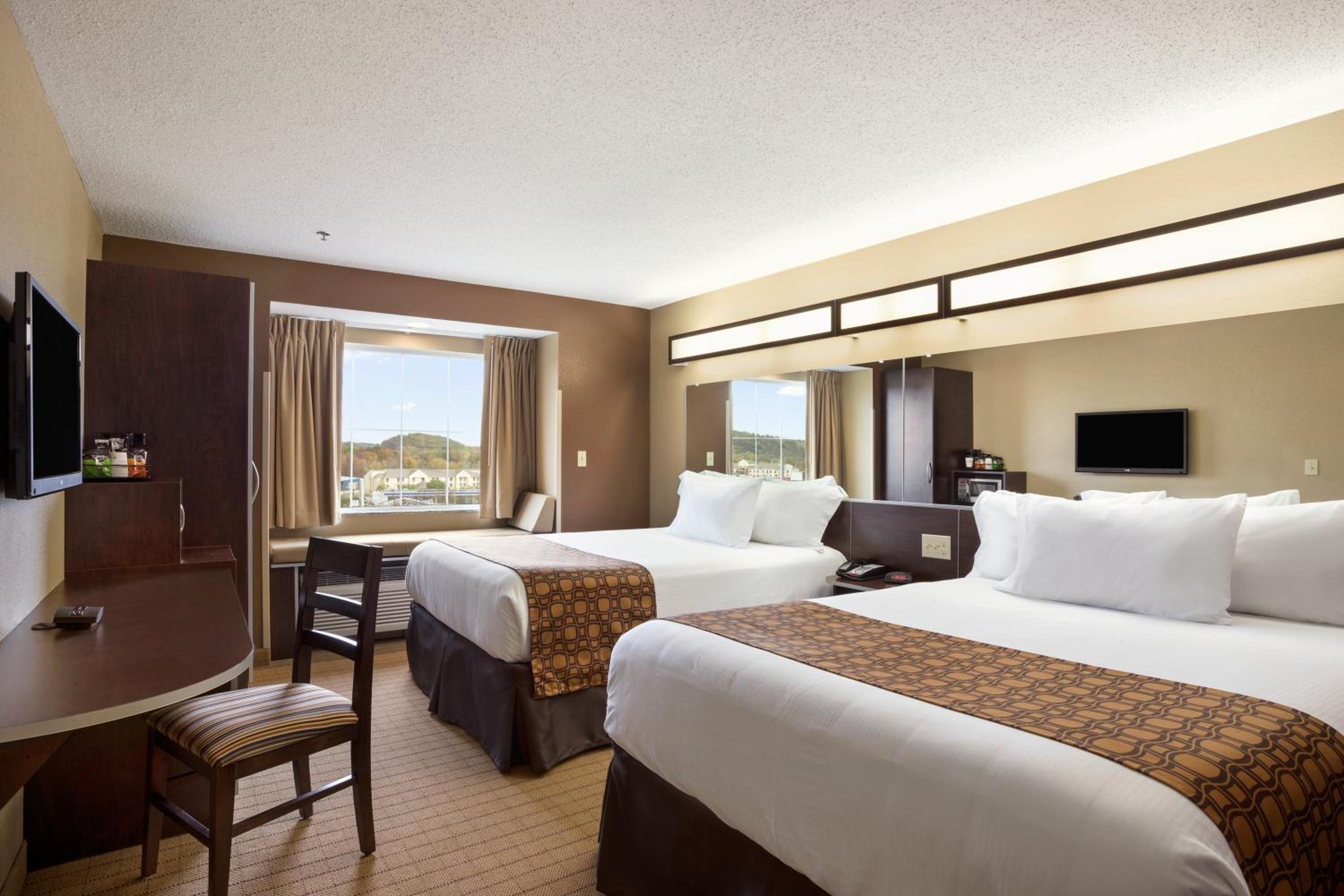 Queen Room with Two Queen Beds - Disability Access/Non-Smoking - Photo 4