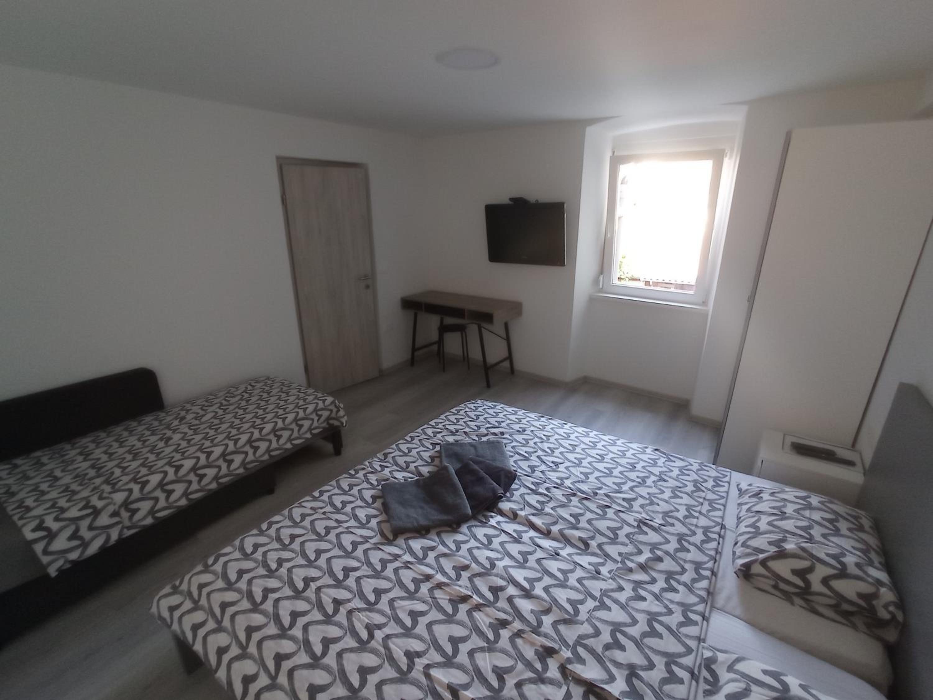 One-Bedroom Apartment - Photo 16