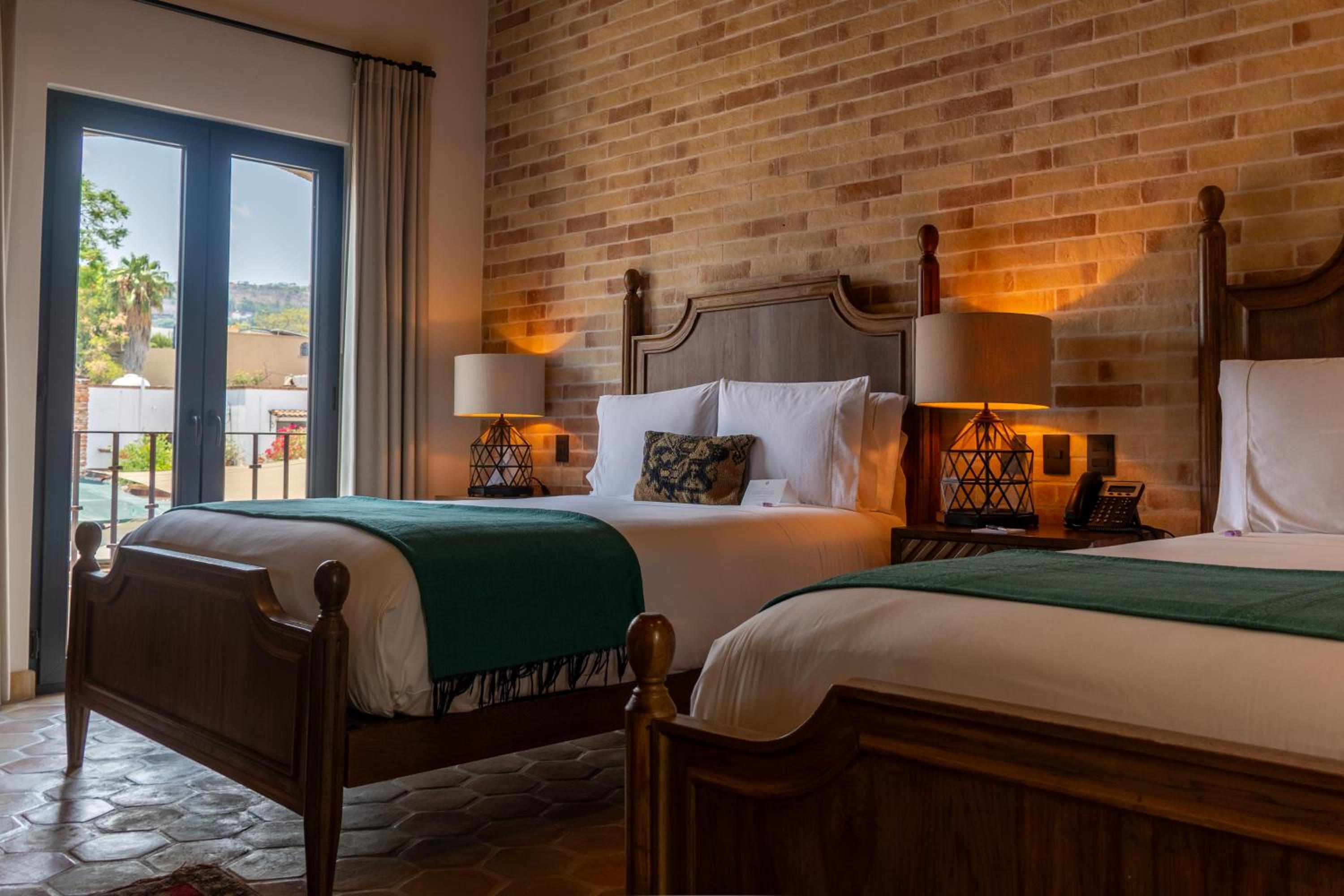 Twin Room - Photo 3