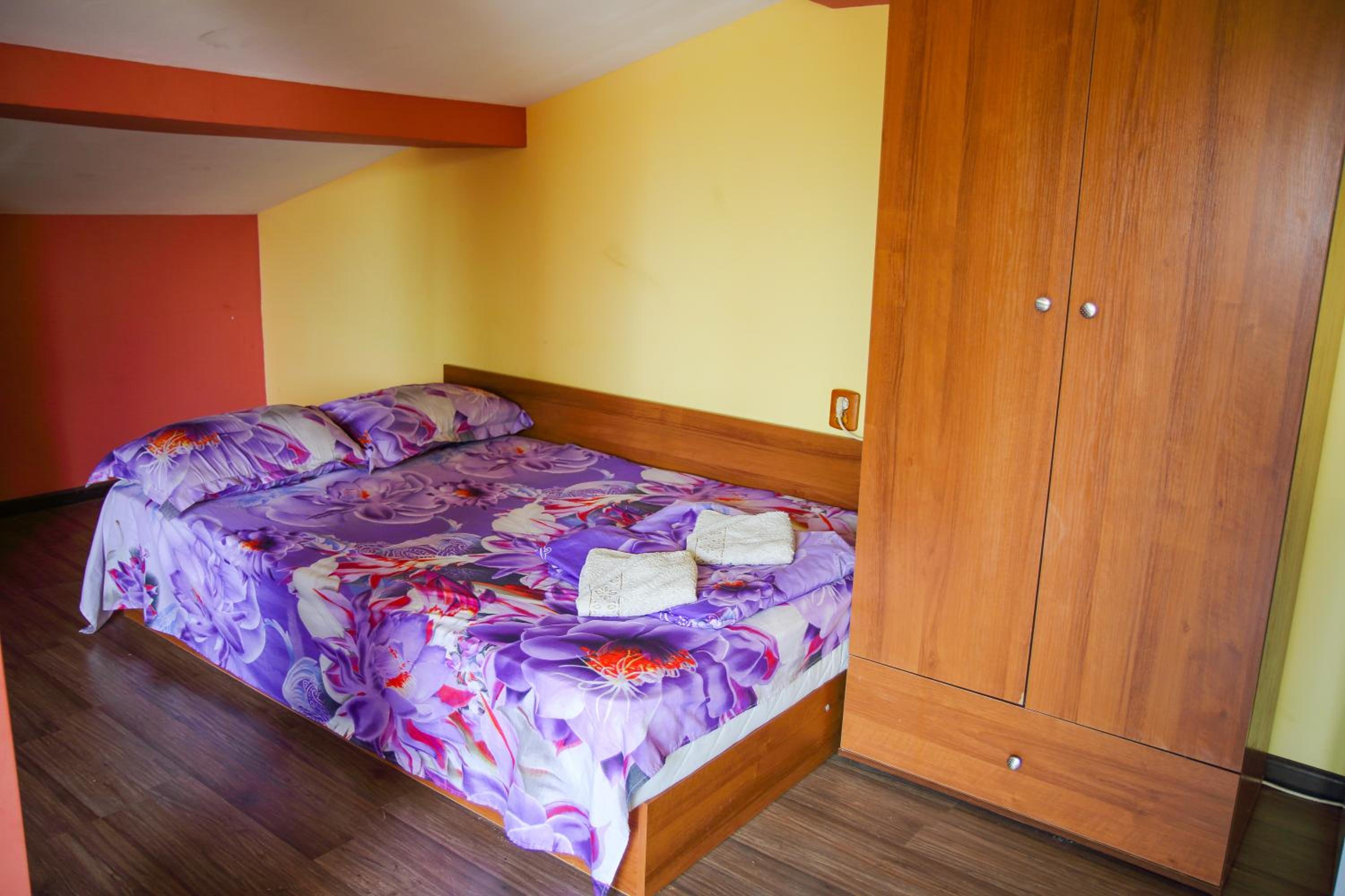 Economy Triple Room with Shared Bathroom photo 1