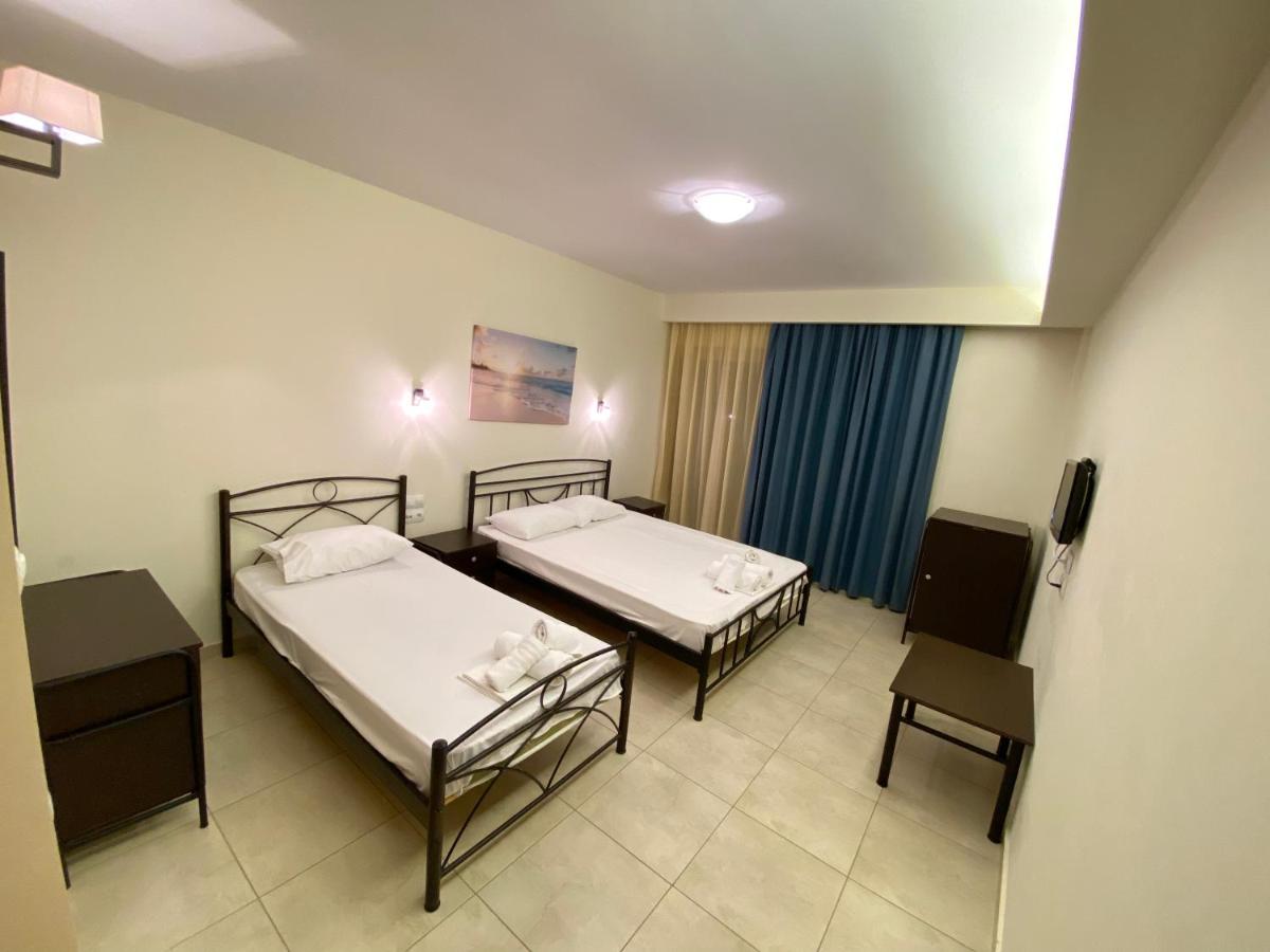 Triple Room with Sea View