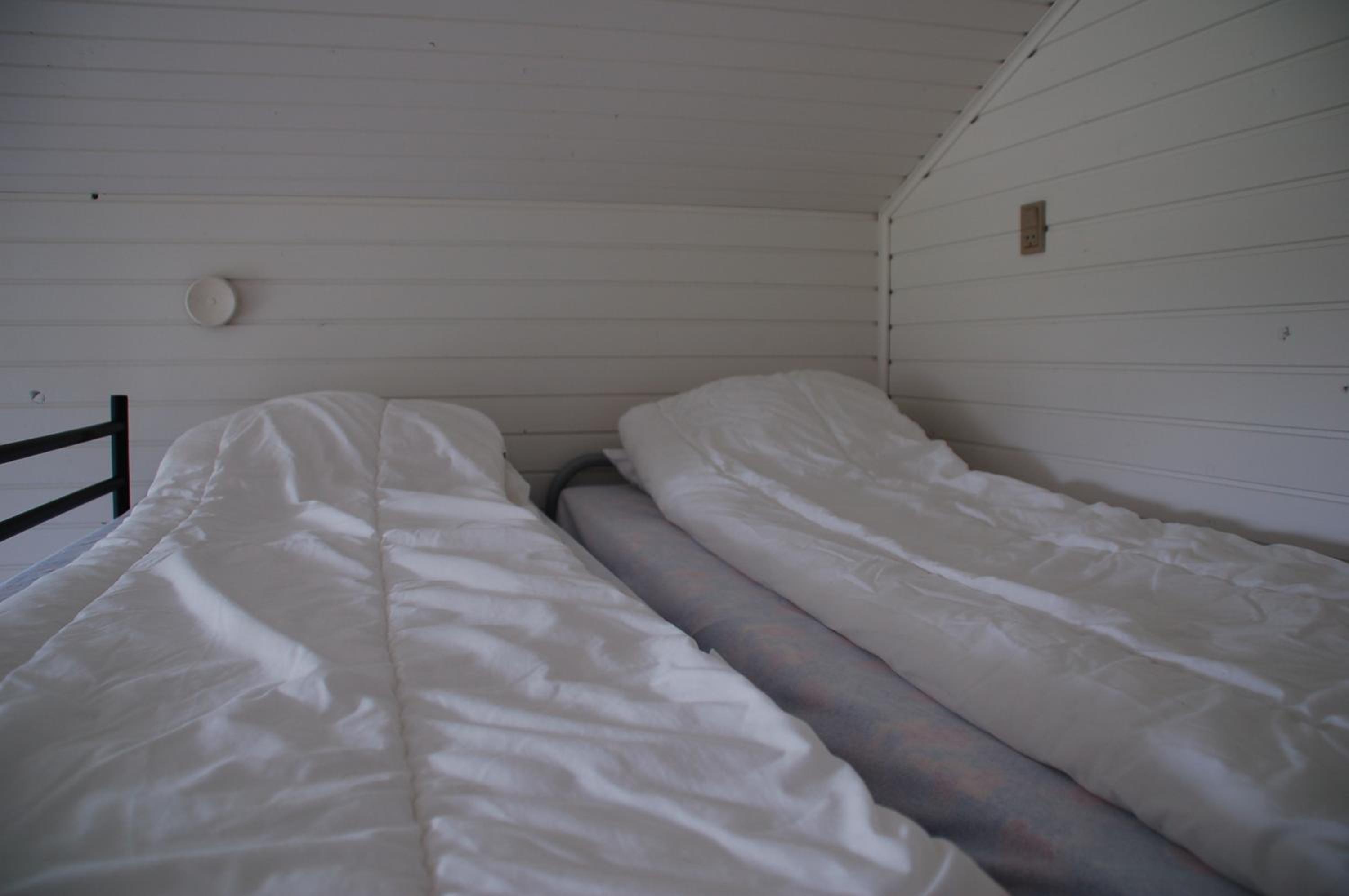 One-Bedroom Cottage with Shared Bathroom