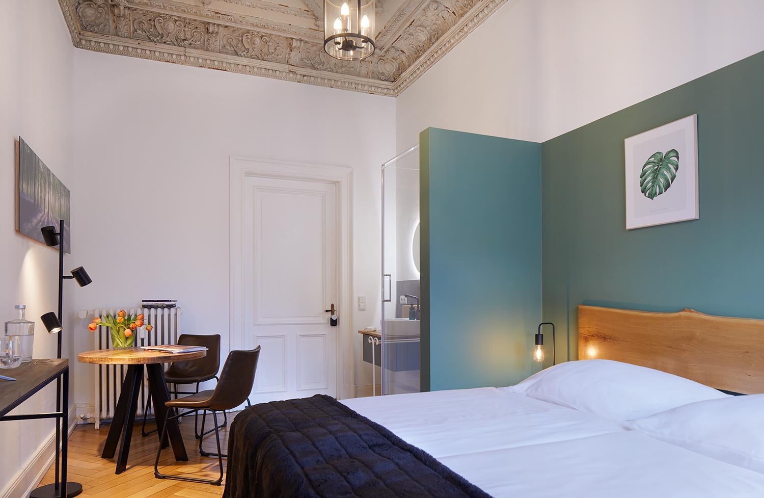 Double Room thumbnail 5