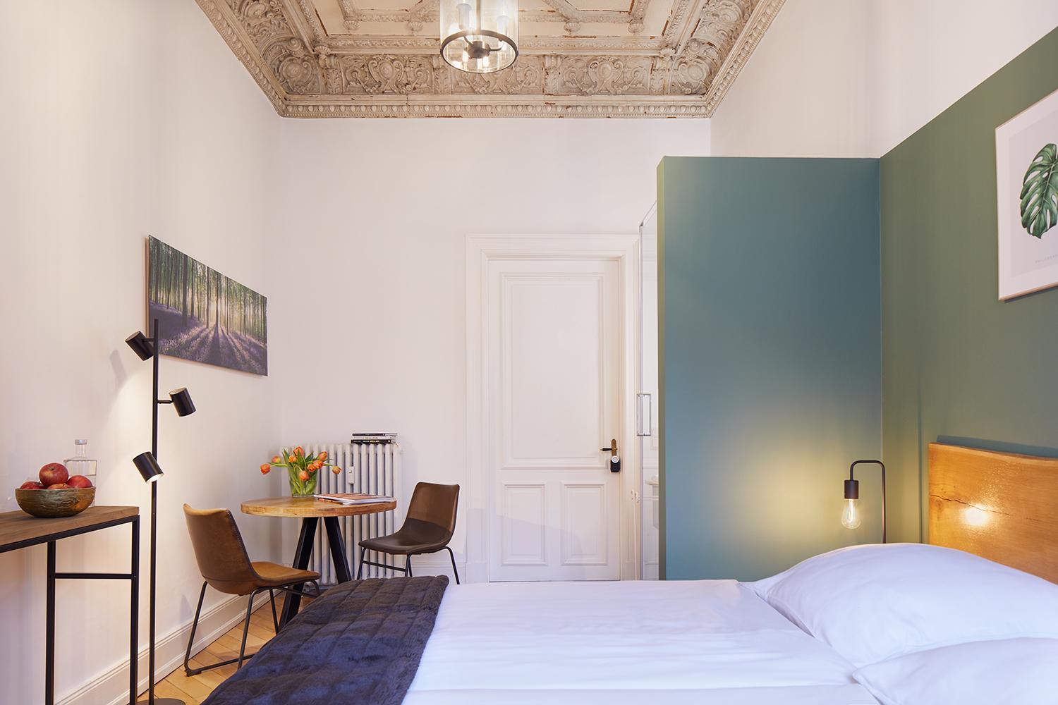 Double Room thumbnail 6
