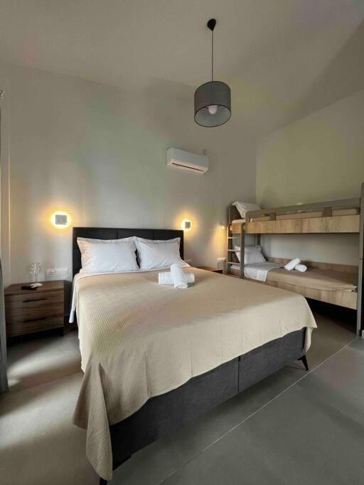 One-Bedroom House photo 1