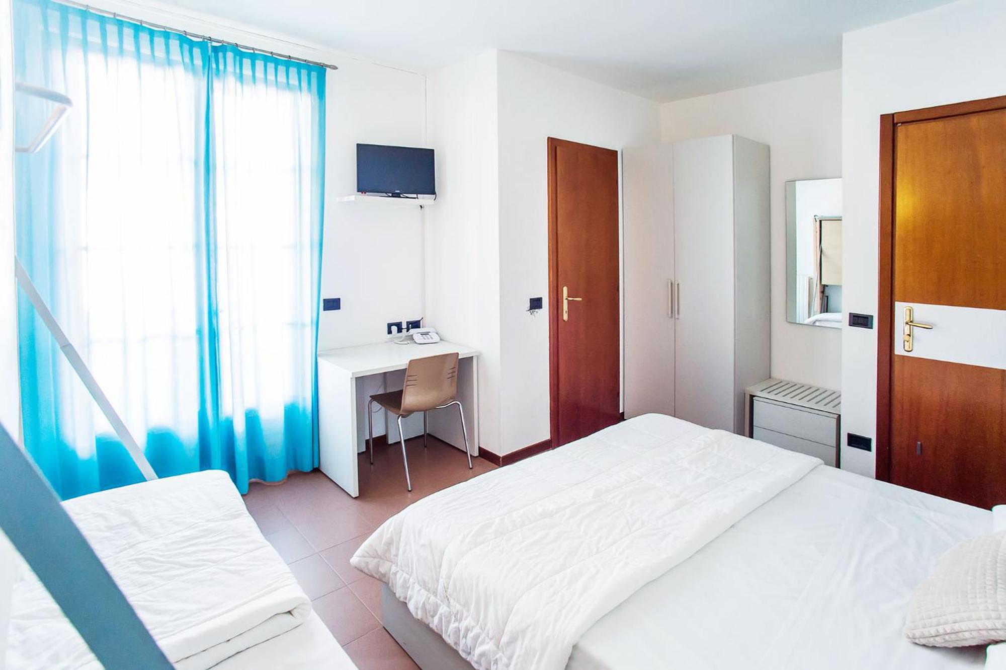 Double Room with Extra Bed - Photo 7