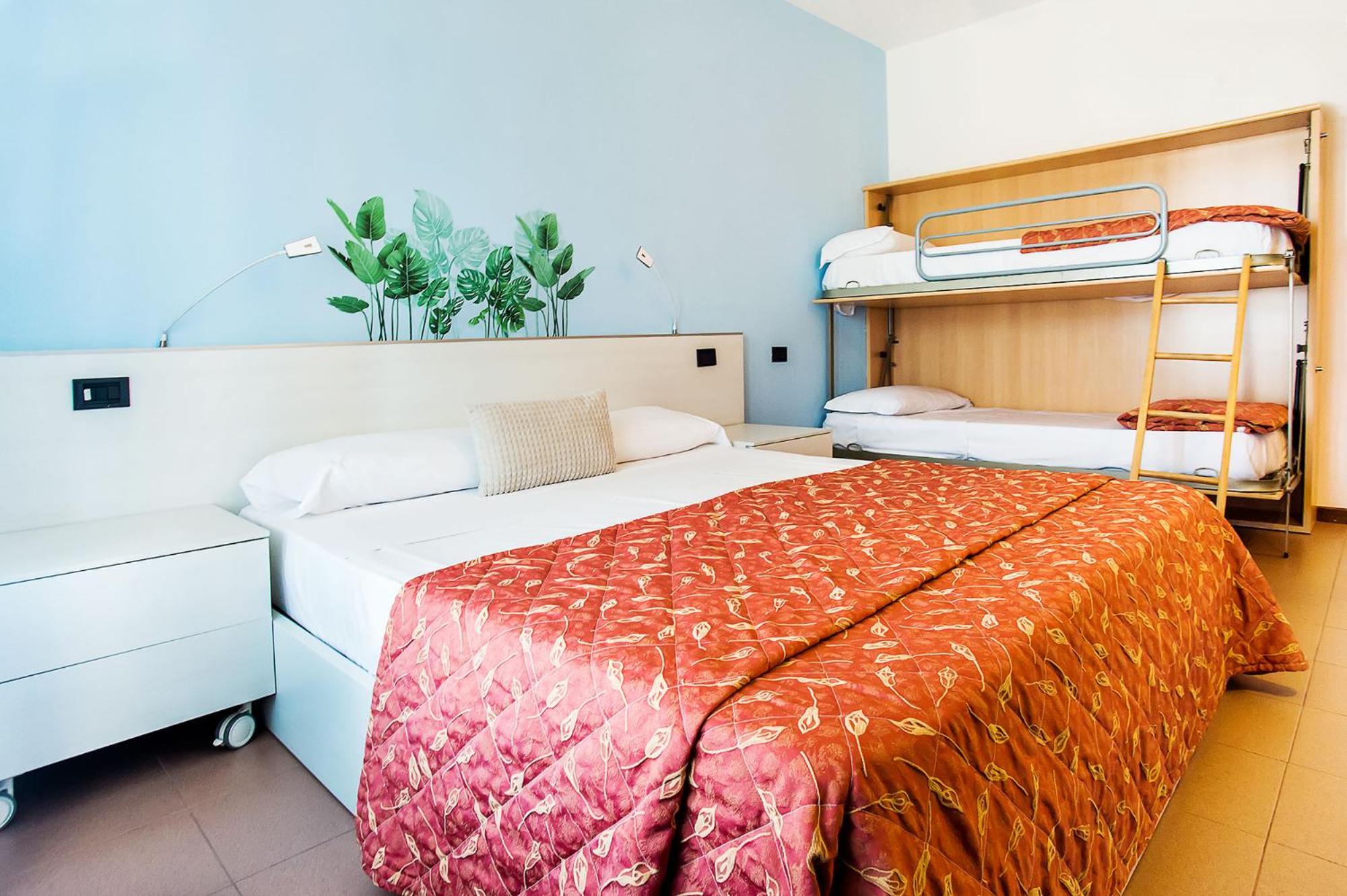 Quadruple Room - Photo 2