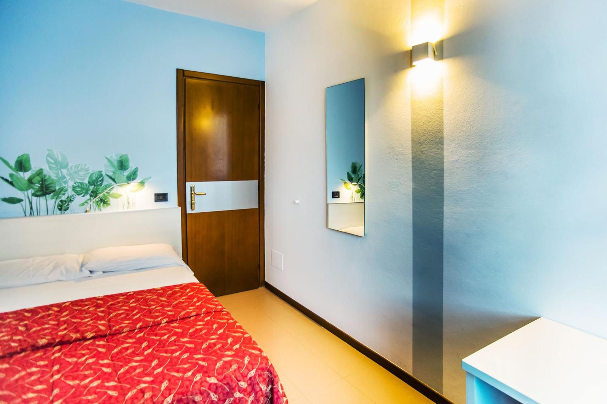 Small Double Room - Photo 2
