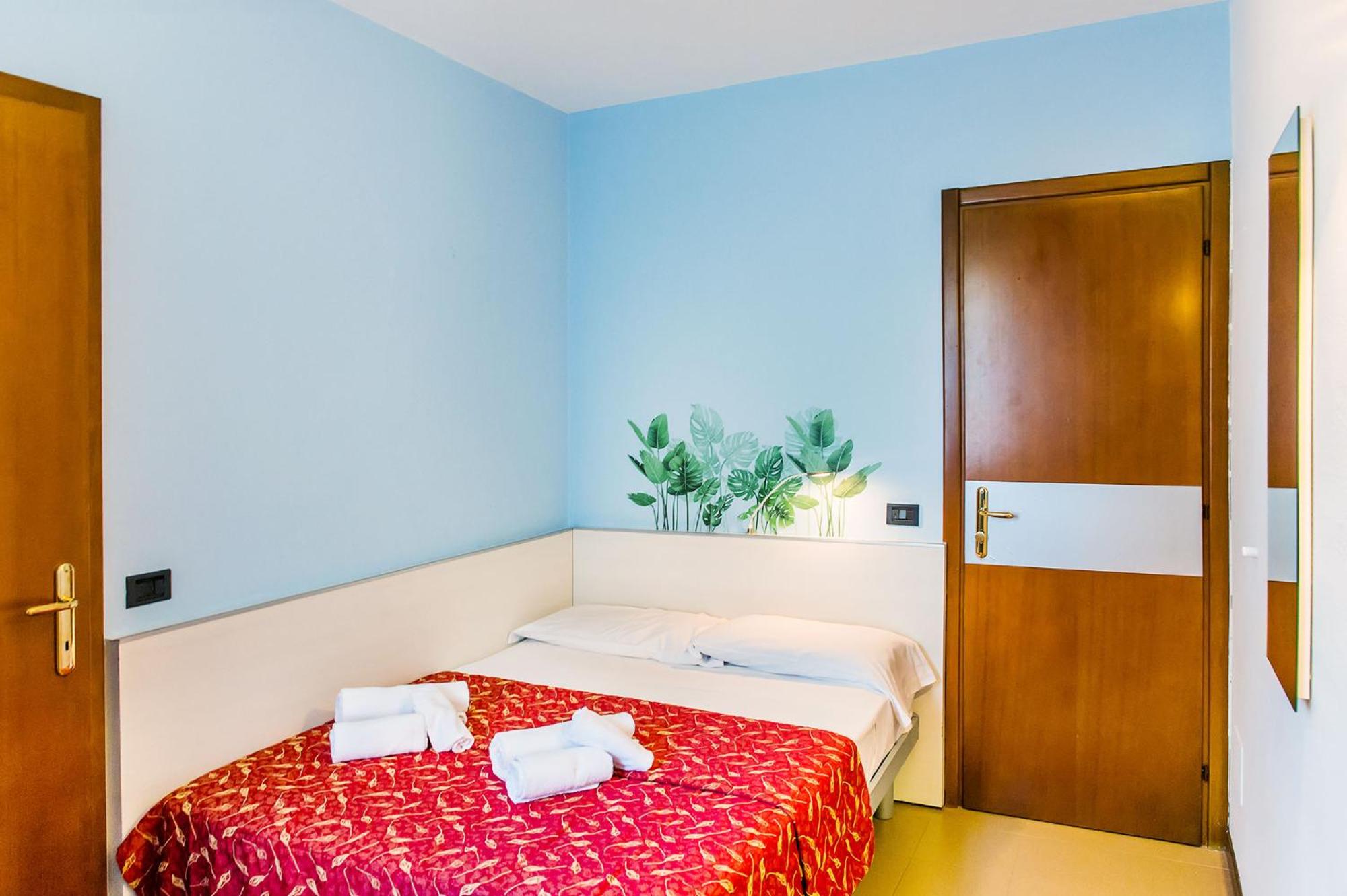 Small Double Room - Photo 3