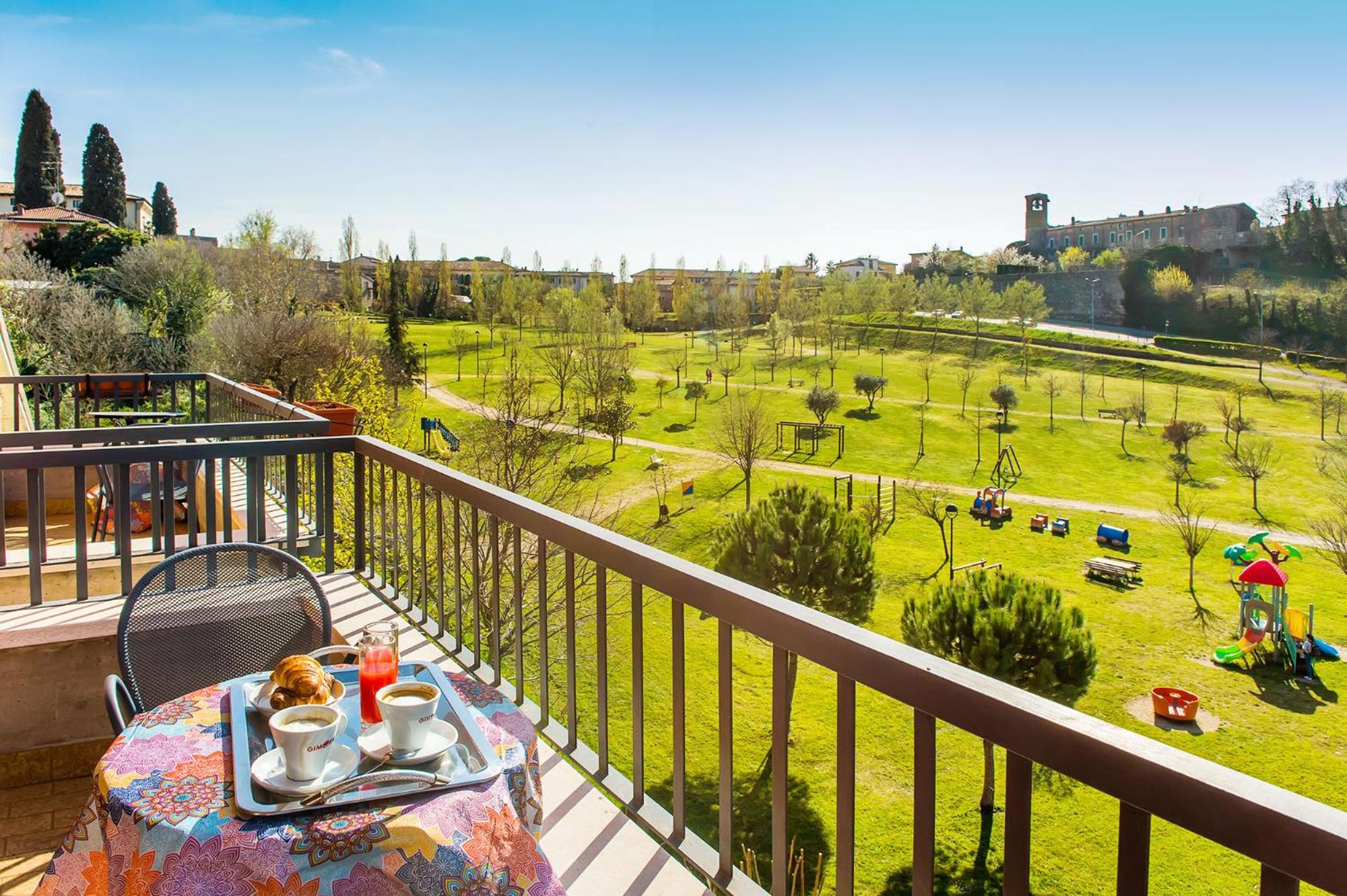 Double Room with Balcony - Photo 4