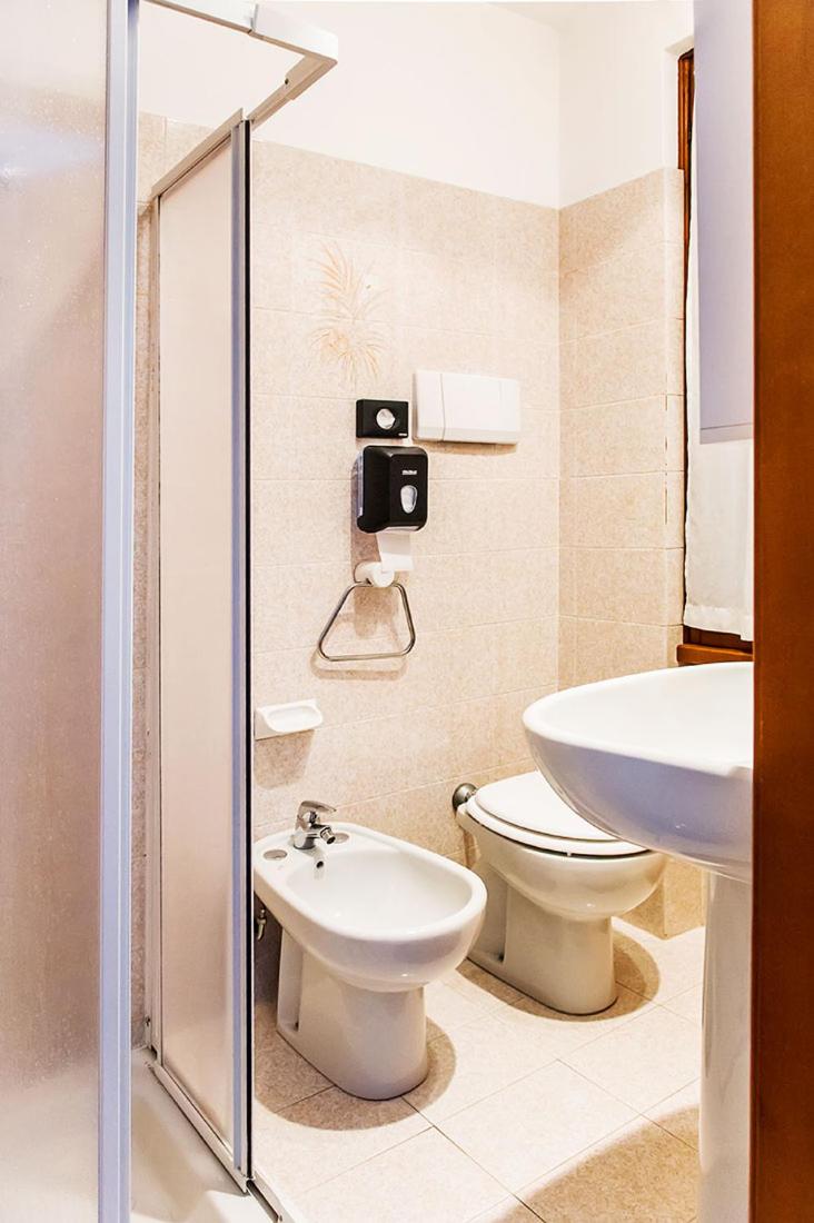 Economy Double Room - Photo 4