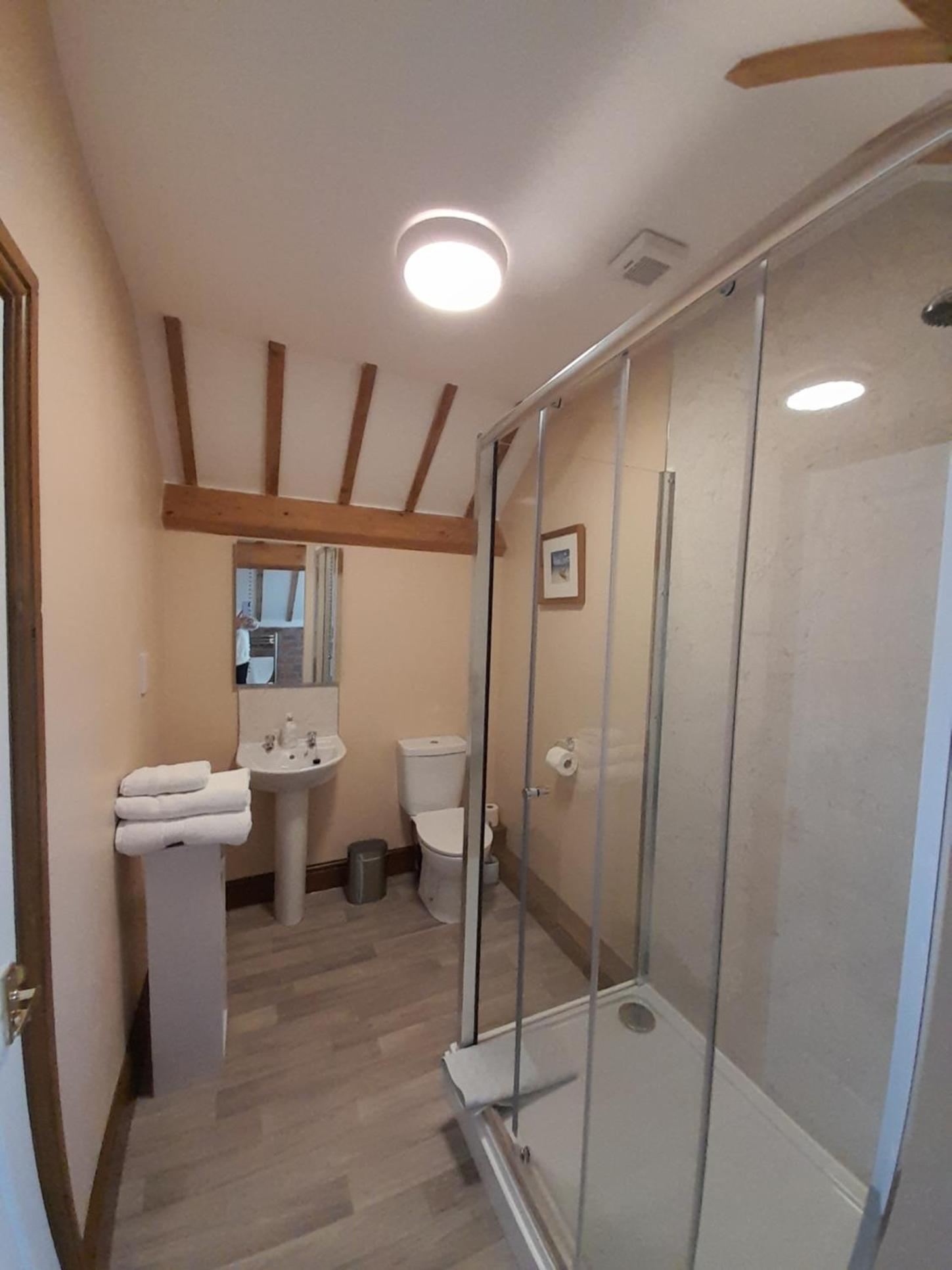 Deluxe King Room - Photo 3