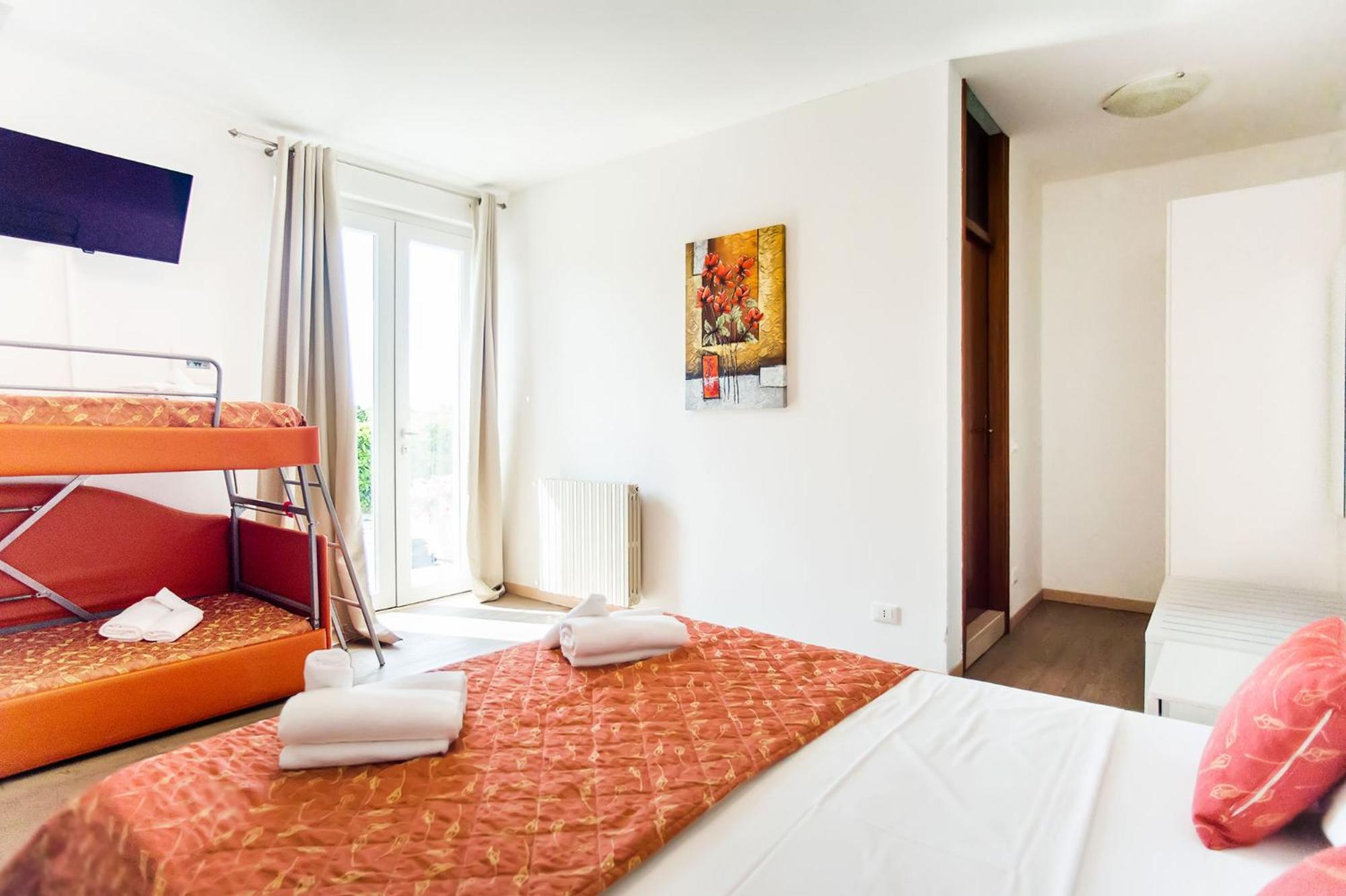 Premium Quadruple Room - Photo 1