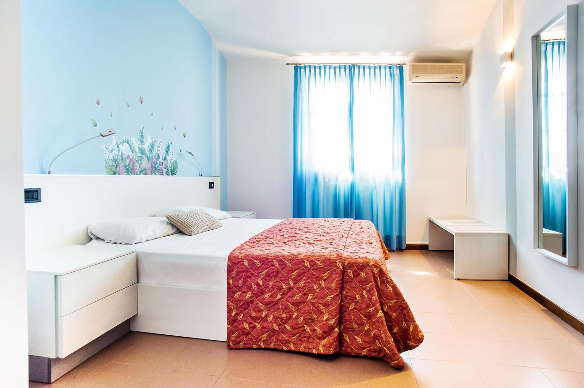 Standard Double Room - Photo 4