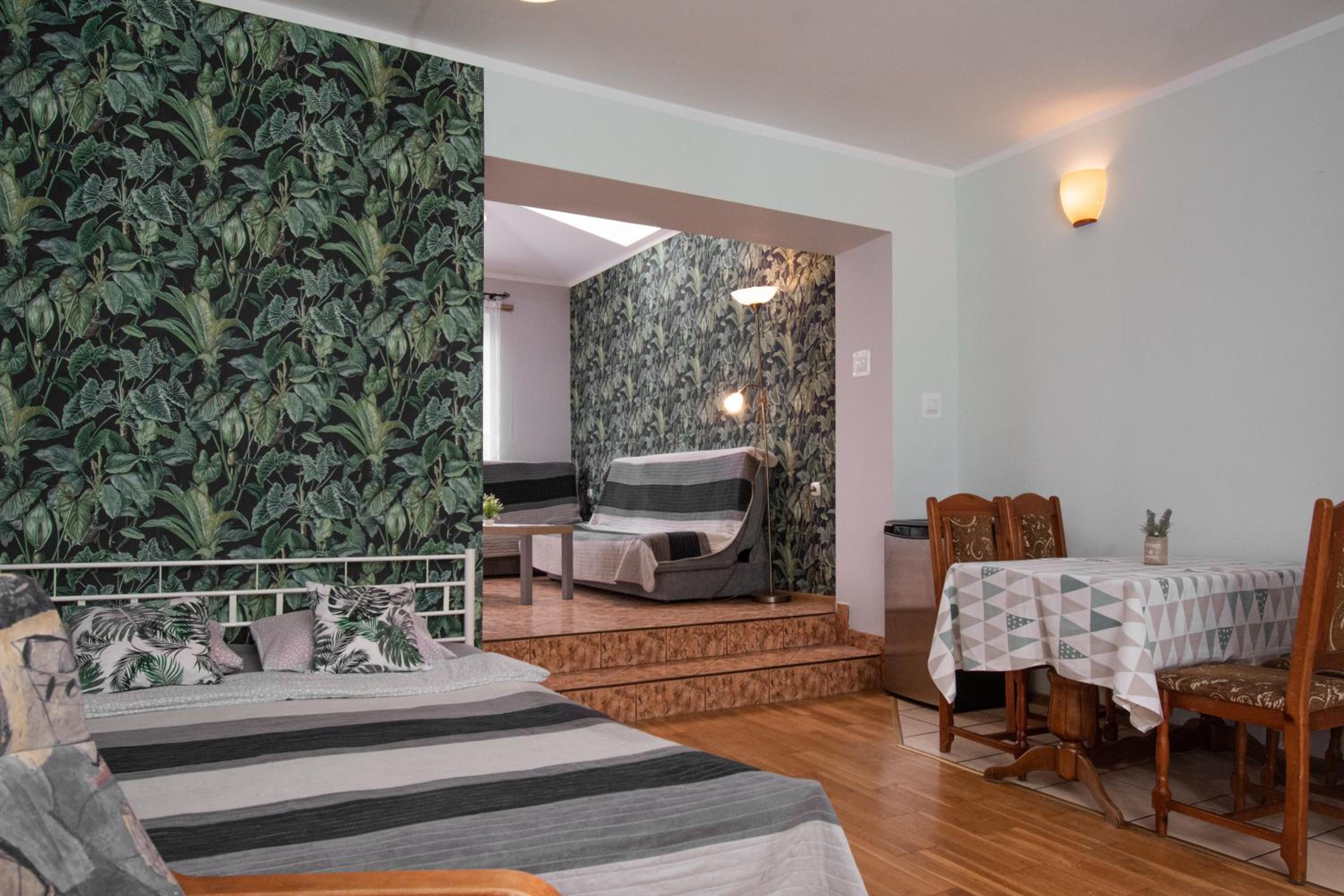 Family Room with Balcony (6 Adults) photo 2