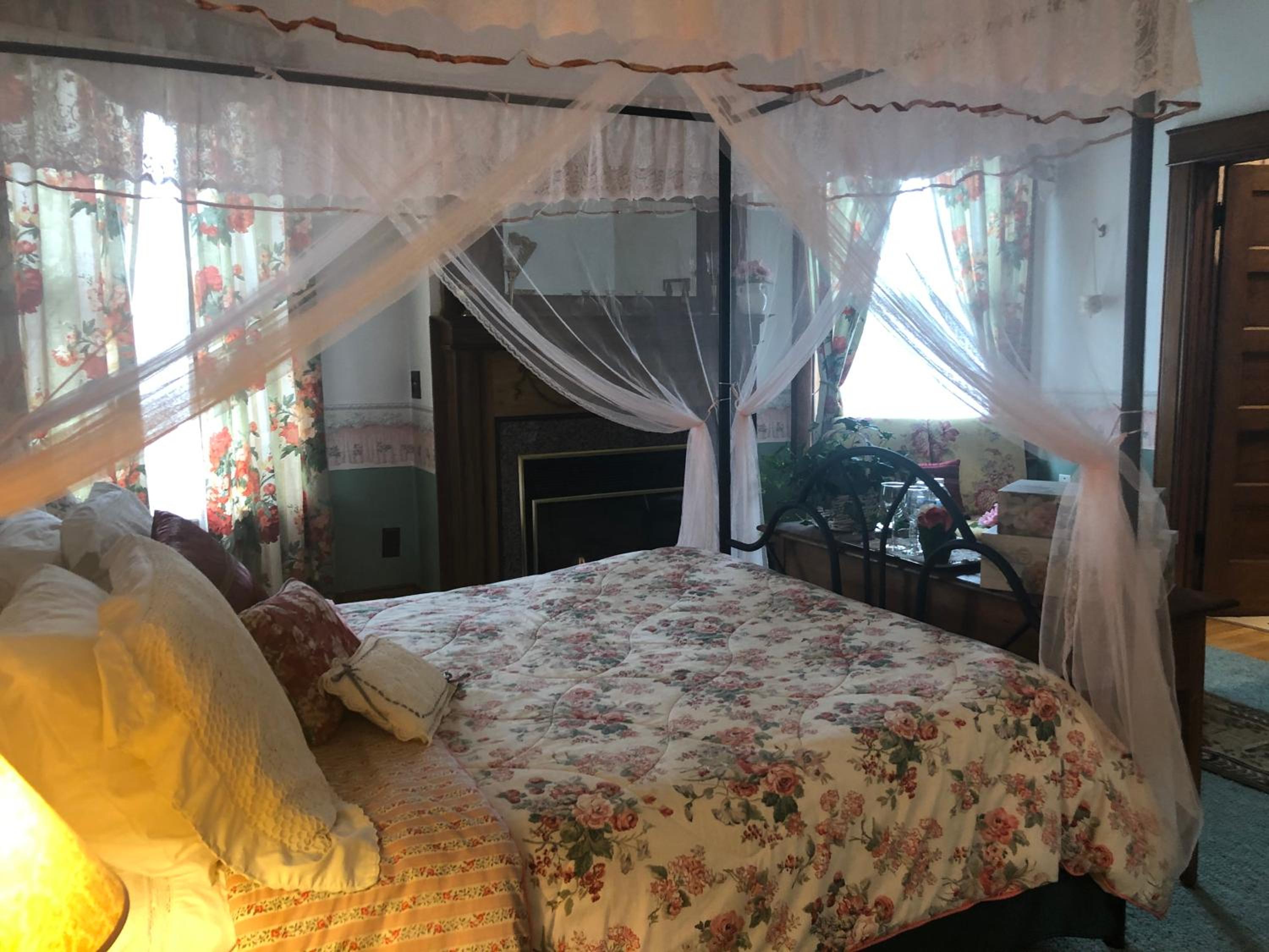 Queen Suite photo 2