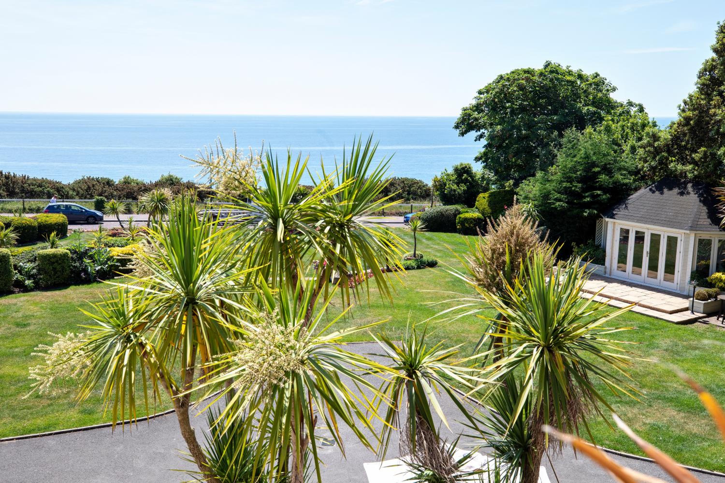 Double or Twin Room with Sea View photo 3