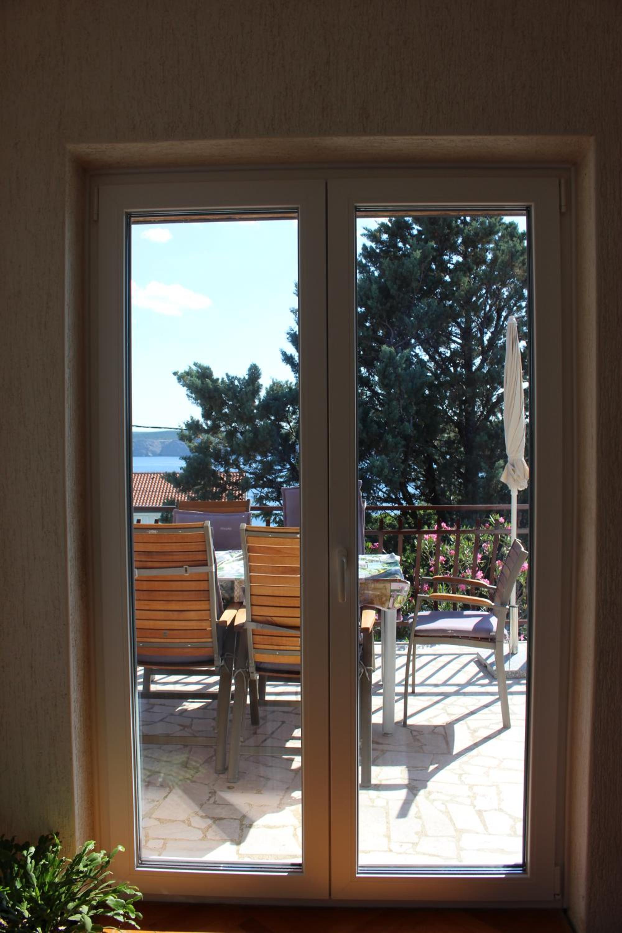Apartment with Balcony - Photo 16