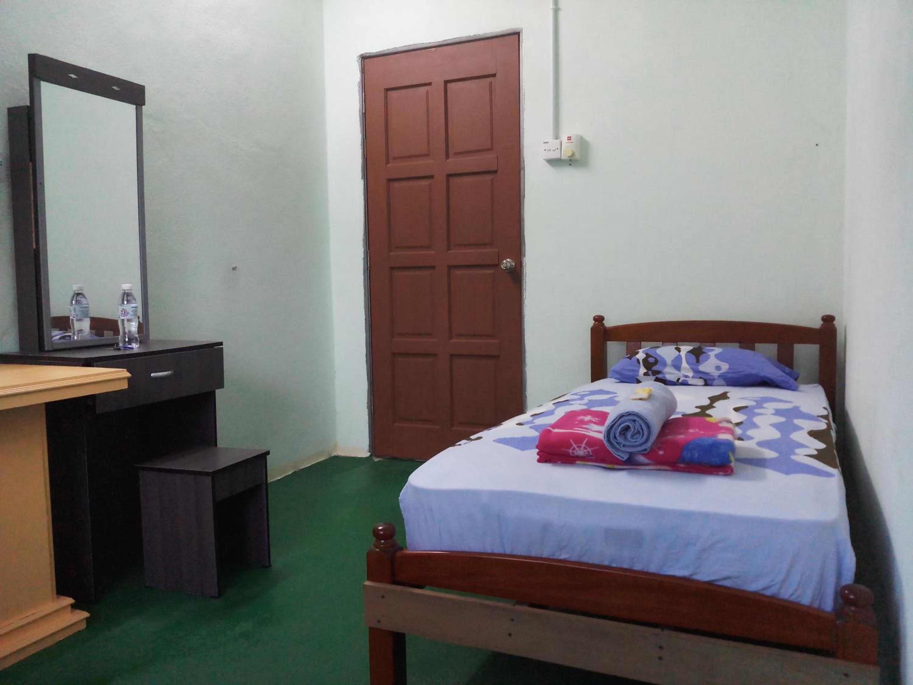 Budget Single Room photo 2