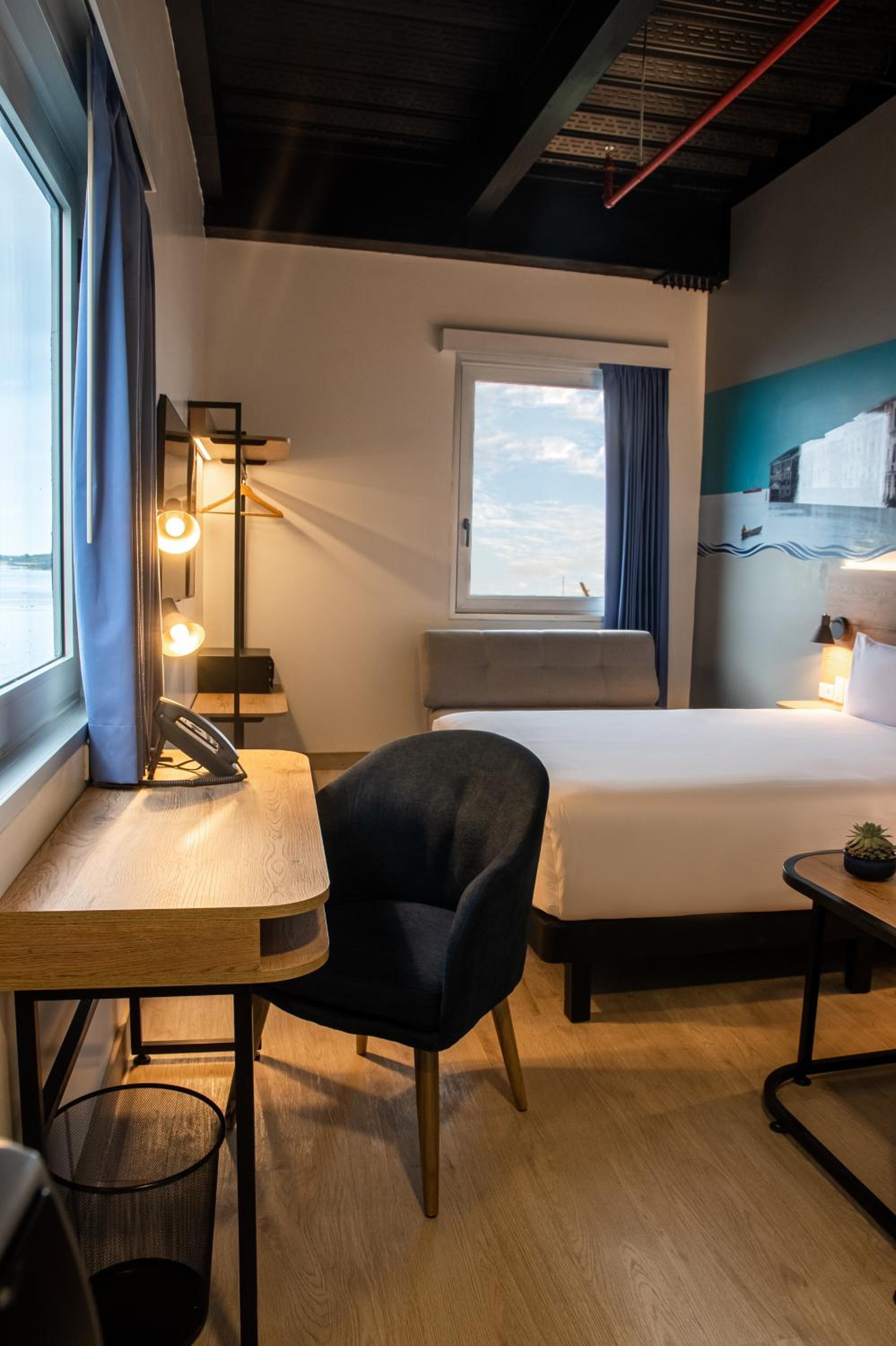 Deluxe Double Room - Photo 1