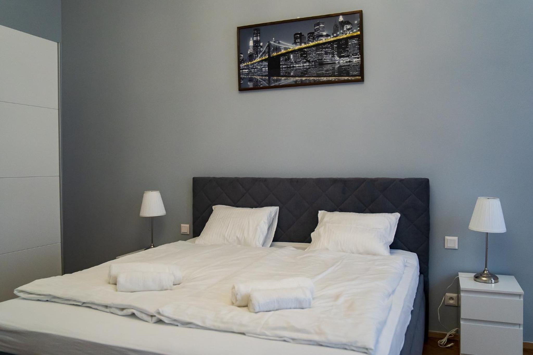 One-Bedroom Apartment photo 1