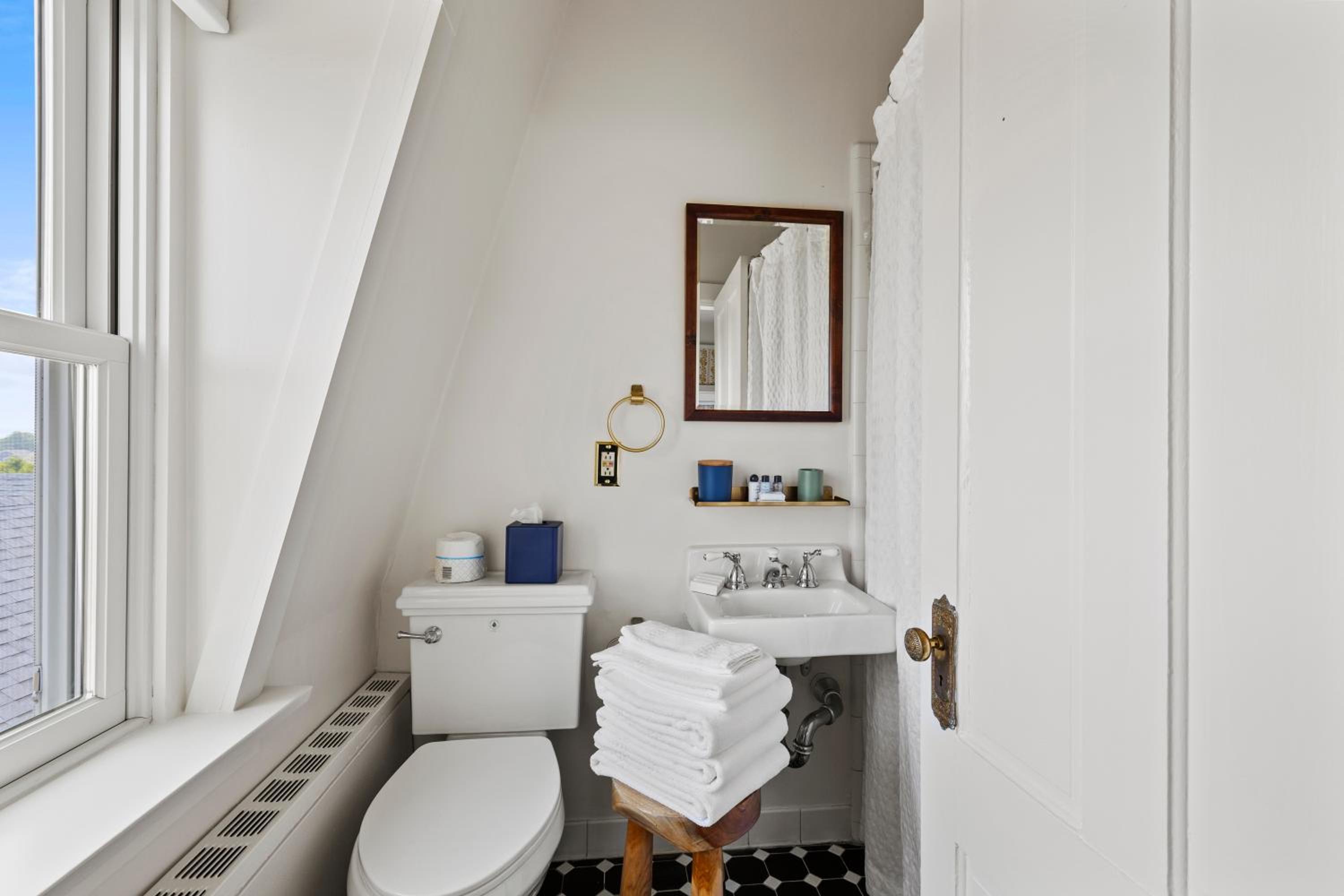 Standard Queen Room - Photo 2