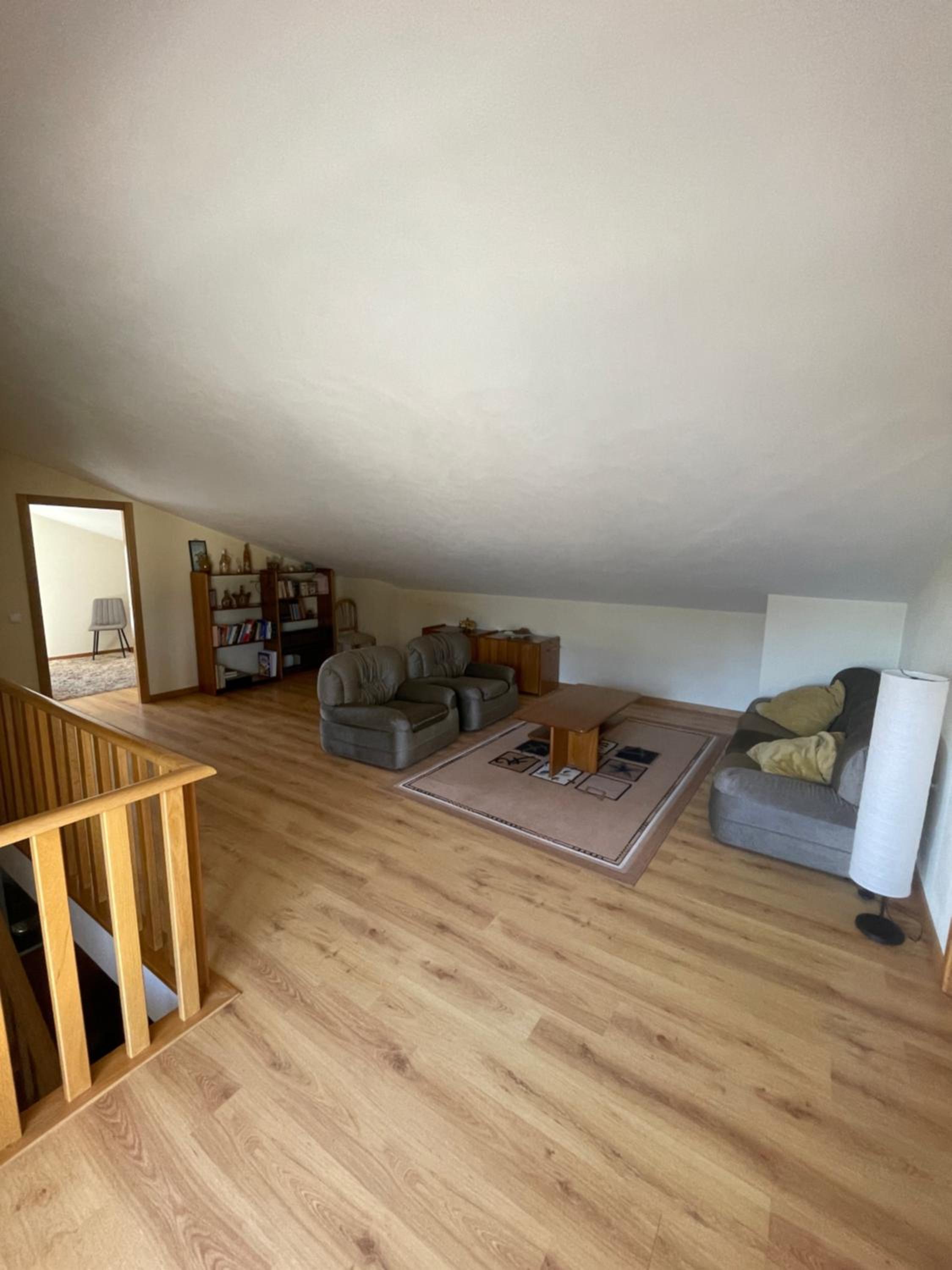 Five-Bedroom House photo 2