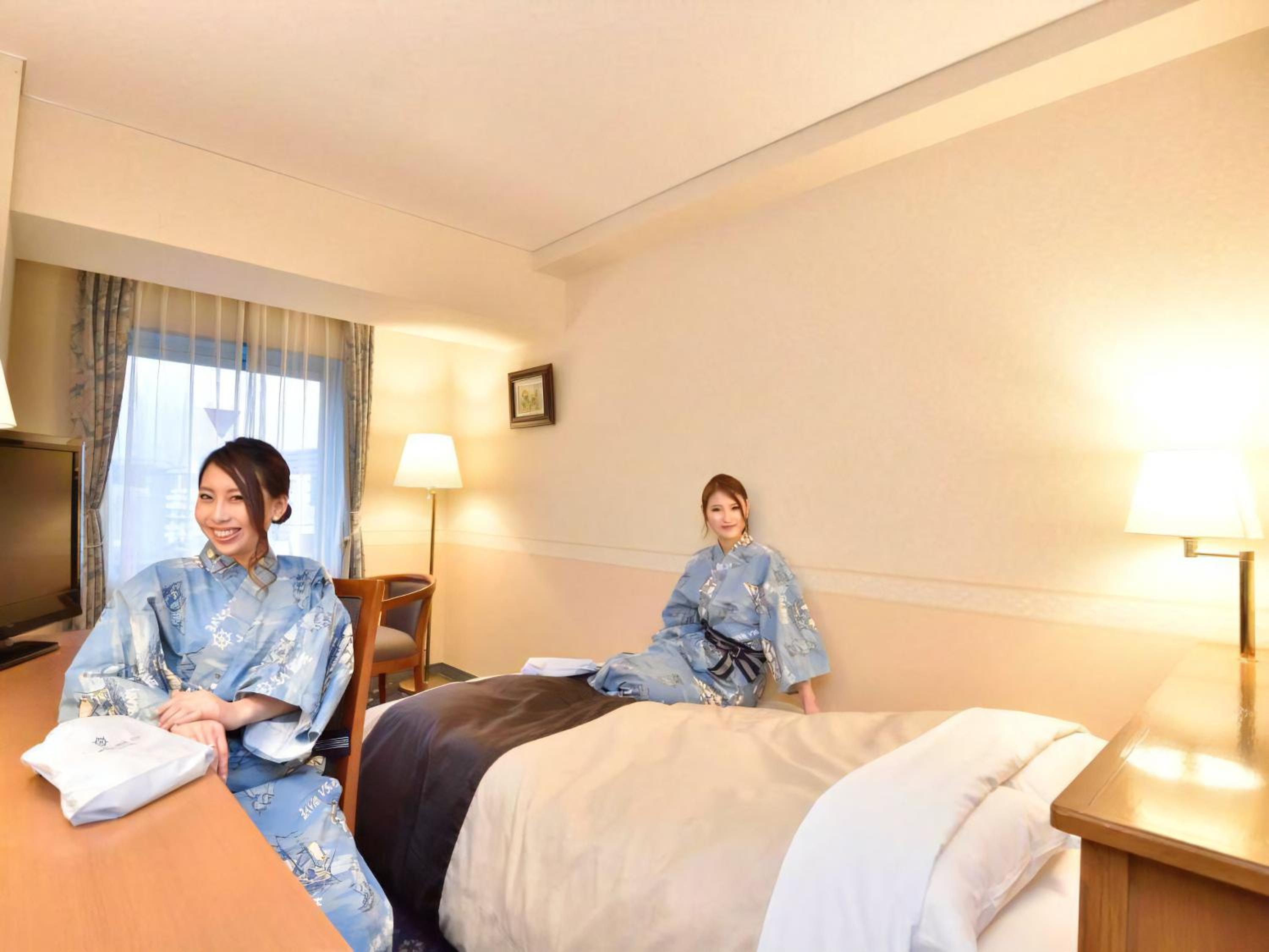 Double Room with Small Double Bed - Non-Smoking - Photo 5