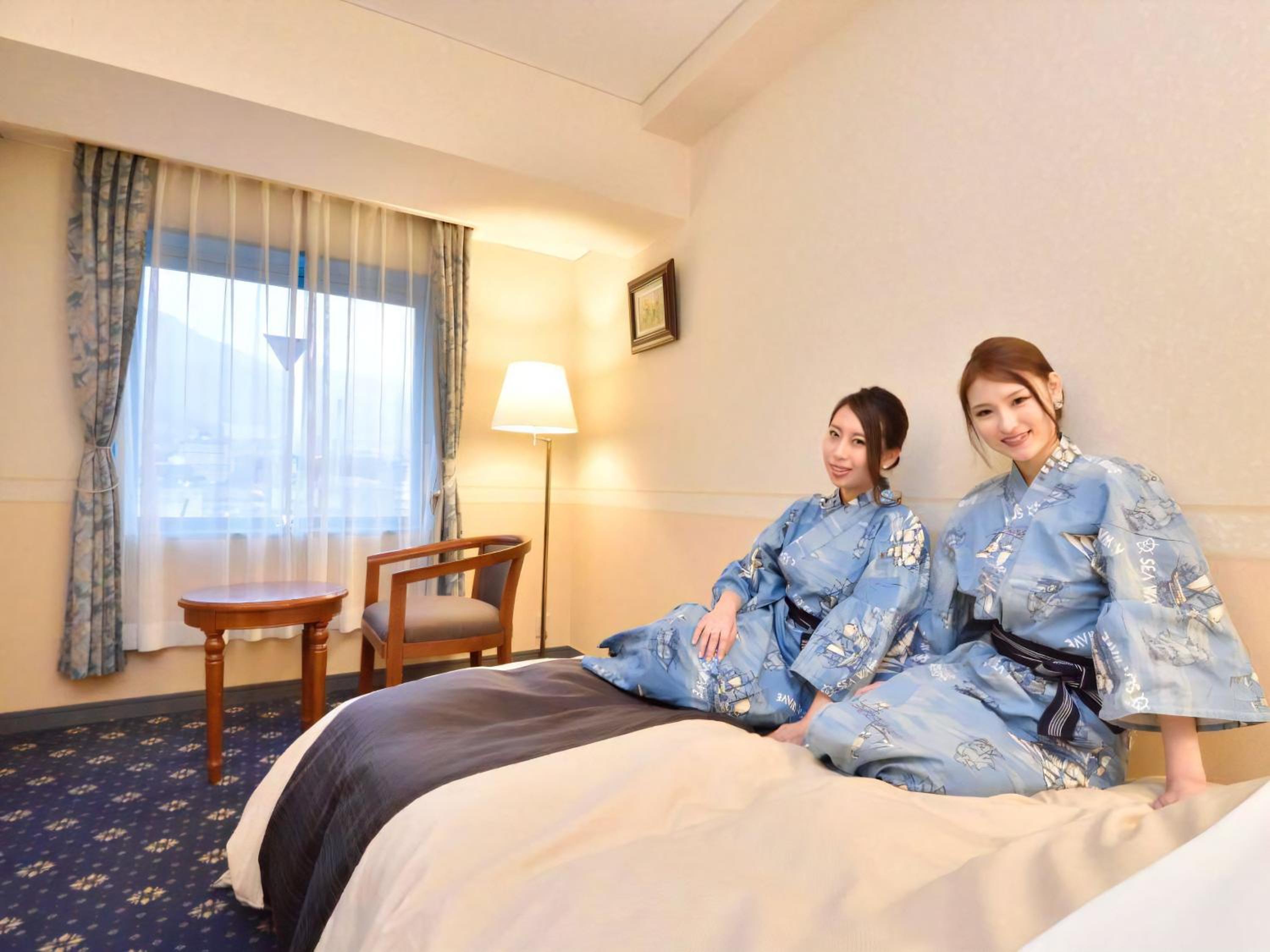 Double Room with Small Double Bed - Non-Smoking - Photo 6