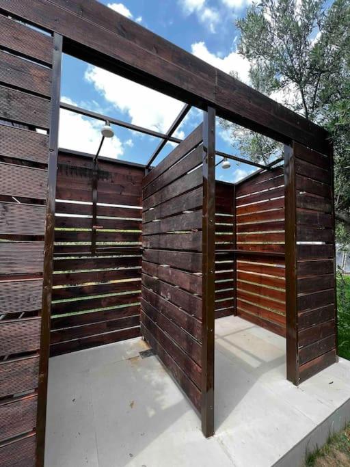 One-Bedroom House photo 2