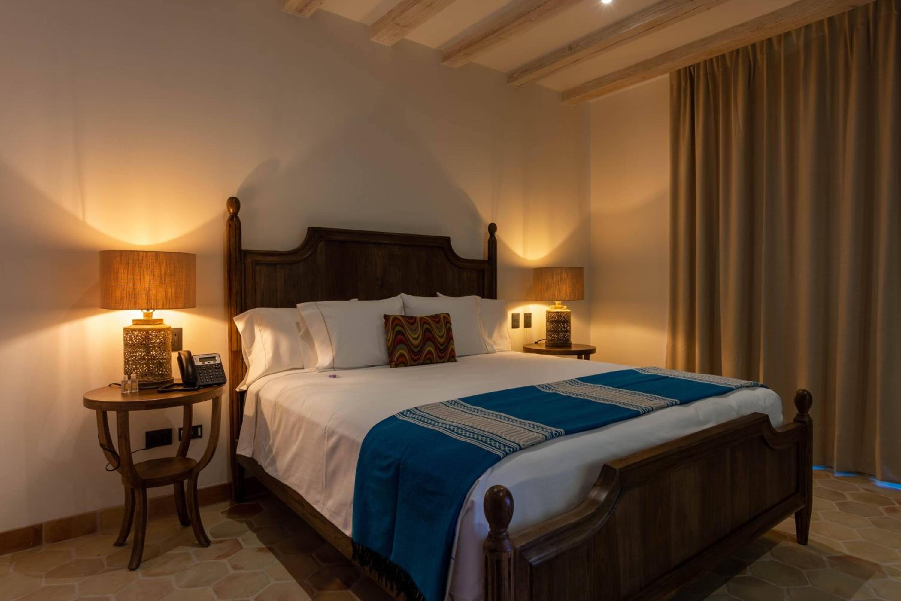 Deluxe Room - Photo 4