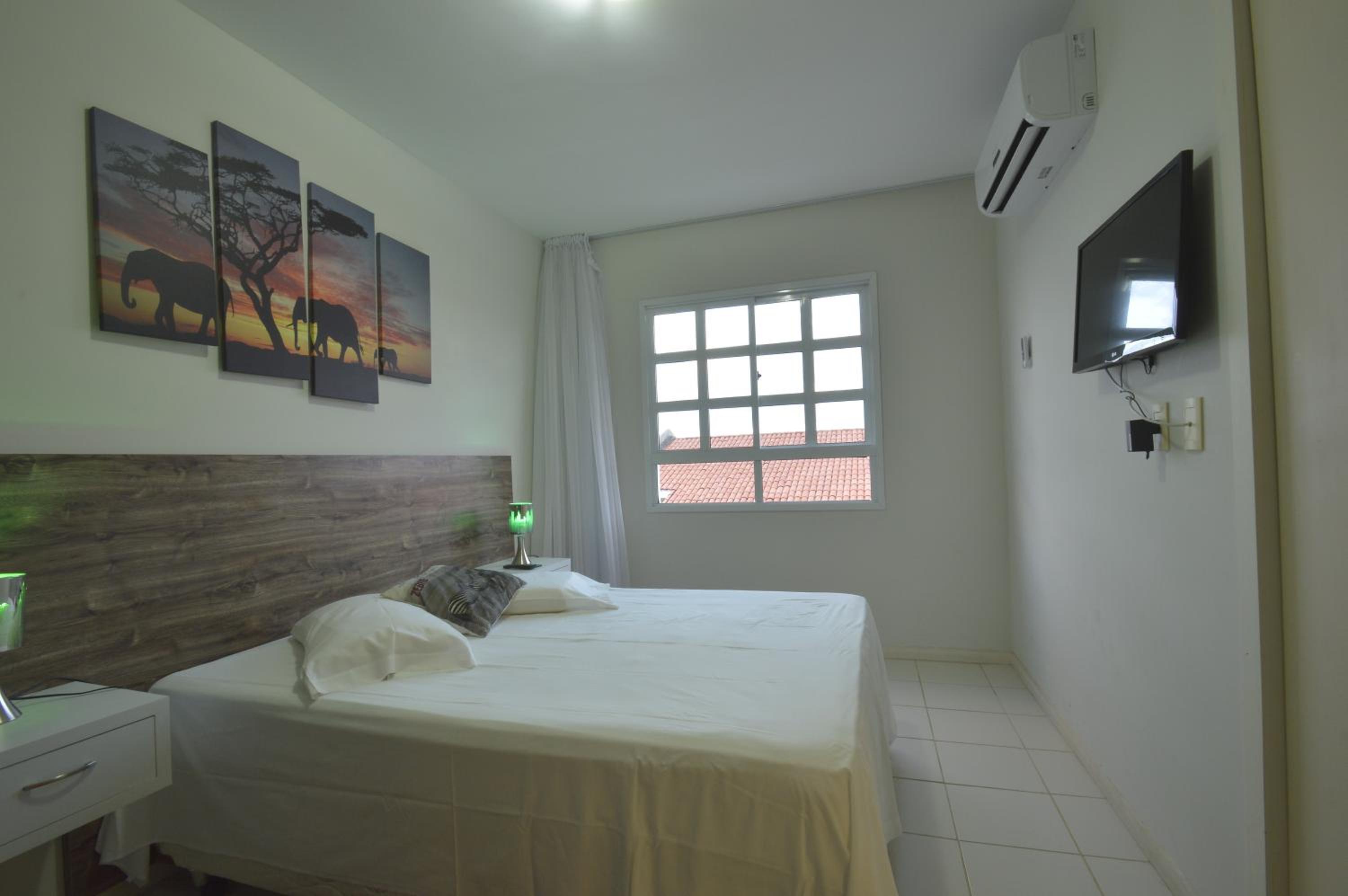 One-Bedroom Apartment with Balcony