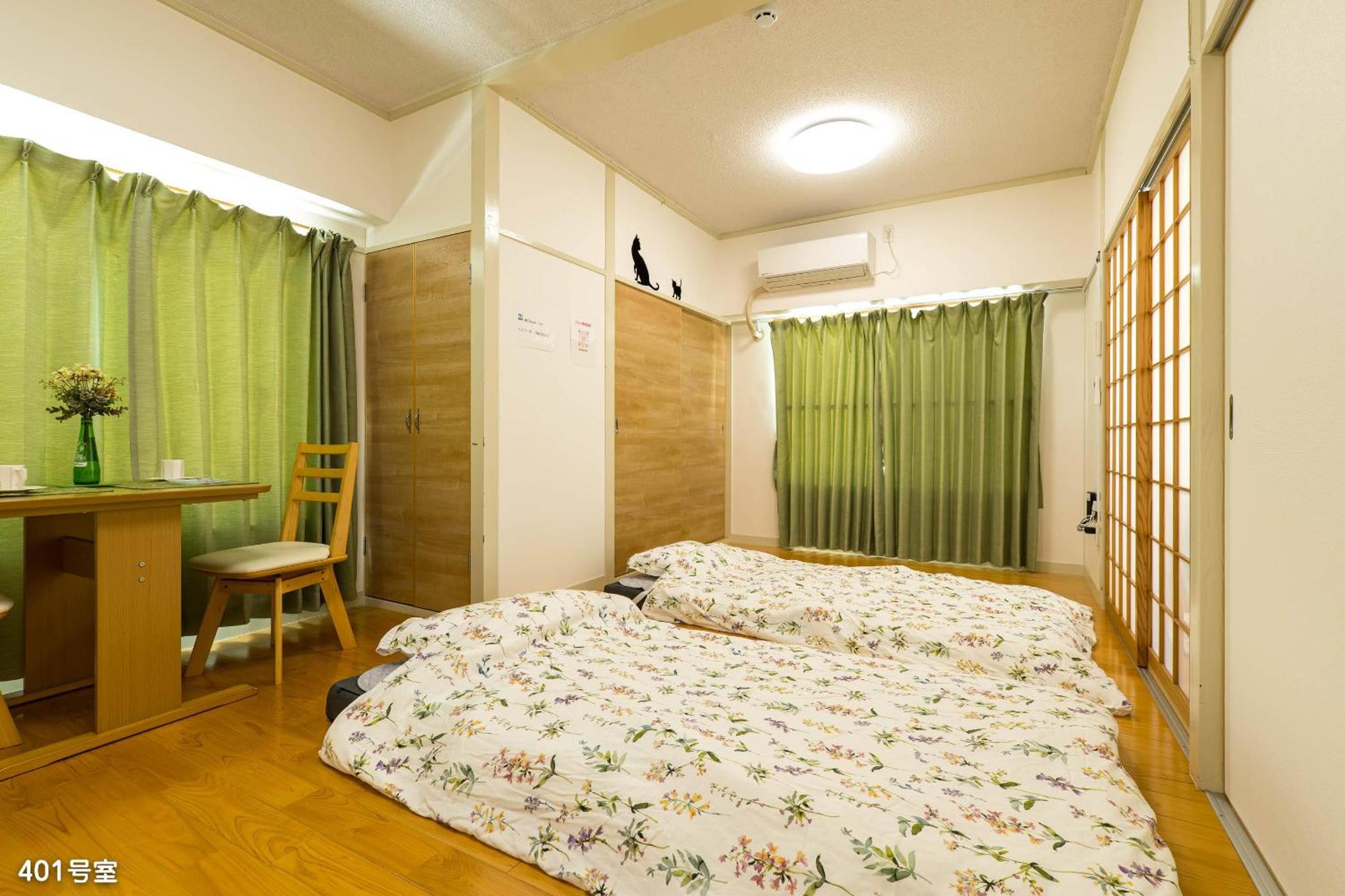 One-Bedroom Apartment photo 1