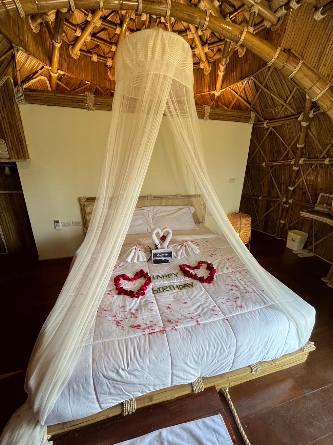 Deluxe King Room - Photo 2